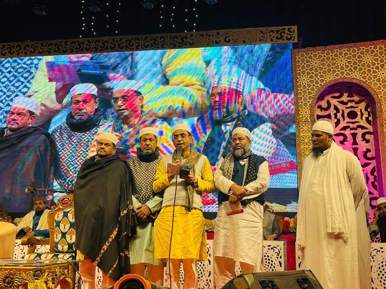 আন্তর্জাতিক কেরাত প্রতিযোগিতায় ধানের শীষের পক্ষে ভোট প্রার্থনা গাজীপুর-১ আসনে বিএনপি মনোনীত প্রার্থী মজিবুর রহমানের
