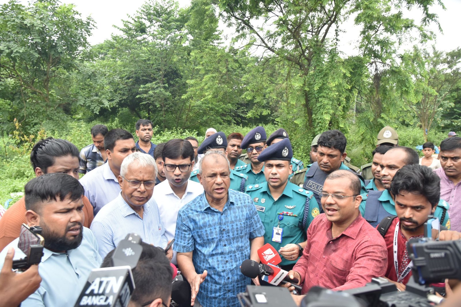 রায়েরবাজার গণকবরের লাশগুলো ডিএনএ টেস্টের মাধ্যমে শনাক্ত করা হবে- স্বরাষ্ট্র উপদেষ্টা