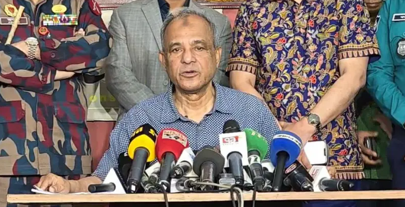 আওয়ামী লীগের দোসররা দেশকে অস্থিতিশীল করার অপচেষ্টা চালাচ্ছে: জরুরি সংবাদ সম্মেলনে স্বরাষ্ট্র উপদেষ্টা