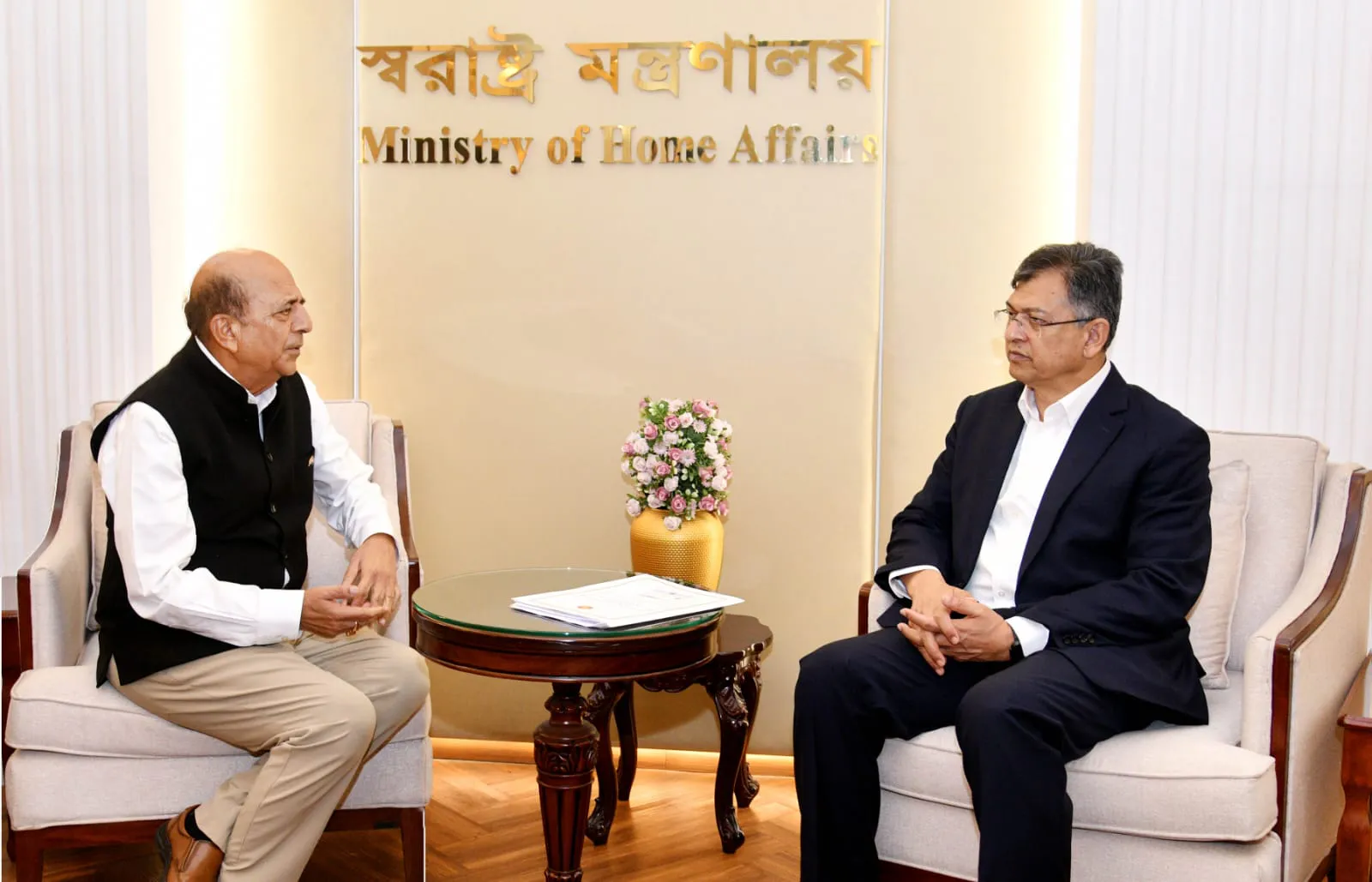 স্বরাষ্ট্রমন্ত্রীর সঙ্গে ভারতের হাইকমিশনারের সাক্ষাৎ অনুষ্ঠিত
