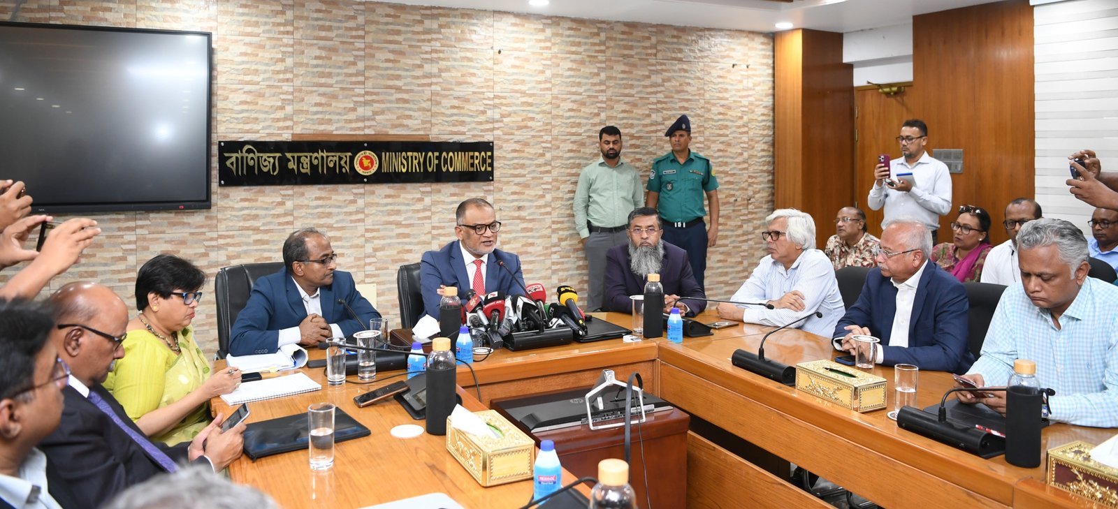 শুল্কনীতি নিয়ে যুক্তরাষ্ট্রের সঙ্গে দ্বিতীয় ধাপের আলোচনা আশাব্যঞ্জক : বাণিজ্য উপদেষ্টা