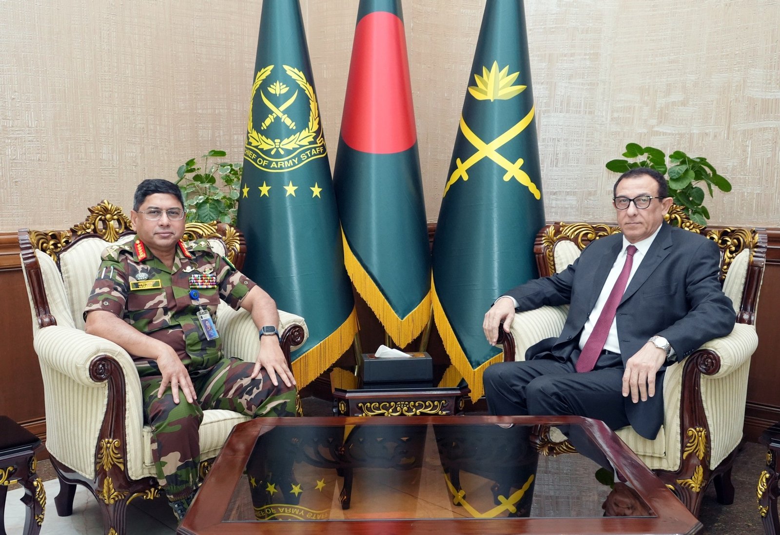 সেনাপ্রধানের সাথে ফিলিস্তিনের রাষ্ট্রদূত এর সৌজন্য সাক্ষাৎ