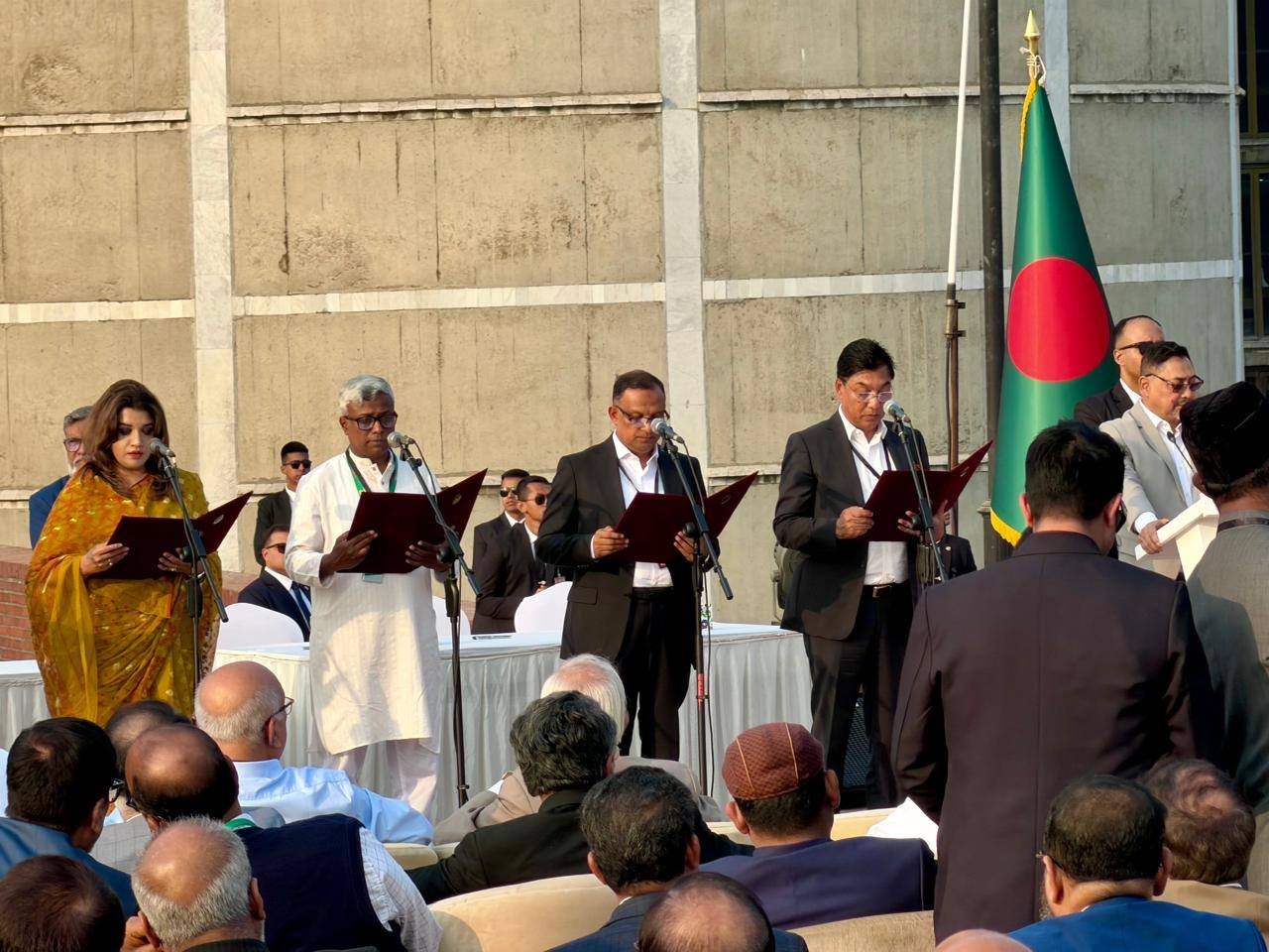 বেসামরিক বিমান পরিবহন ও পর্যটন প্রতিমন্ত্রী হিসেবে শপথ নিলেন এম রশিদুজ্জামান মিল্লাত
