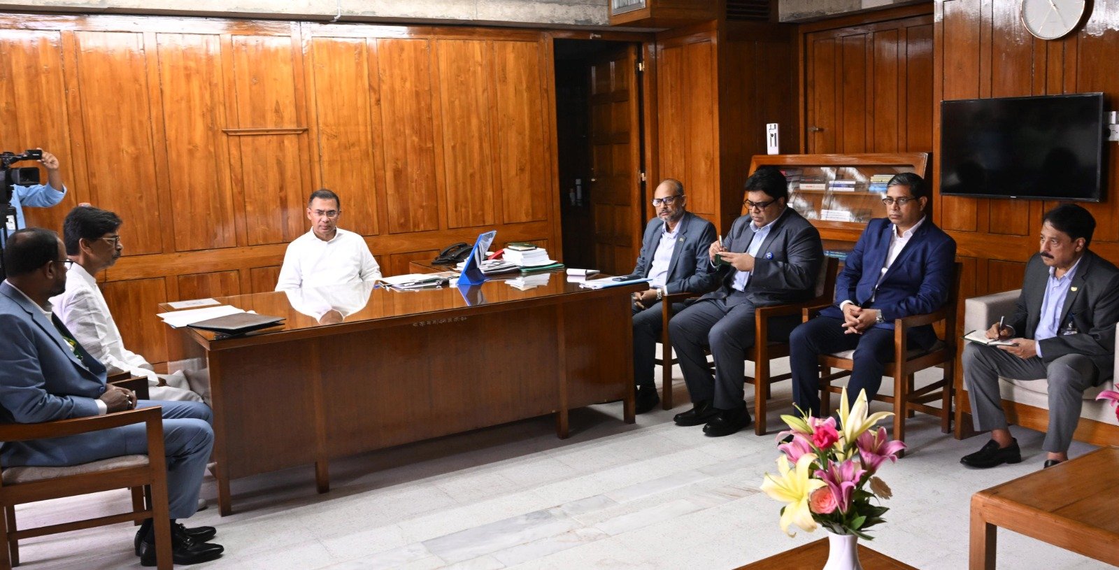প্রধানমন্ত্রী তারেক রহমানের সভাপতিত্বে ‘ফার্মার্স কার্ড’ চালুর অগ্রগতি পর্যালোচনা সভা অনুষ্ঠিত
