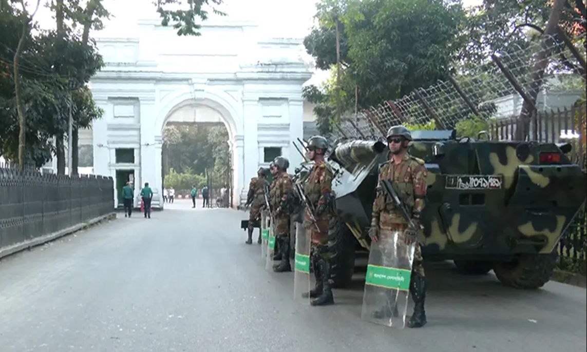 ট্রাইব্যুনাল ও সুপ্রিম কোর্ট এলাকায় সেনা মোতায়েন