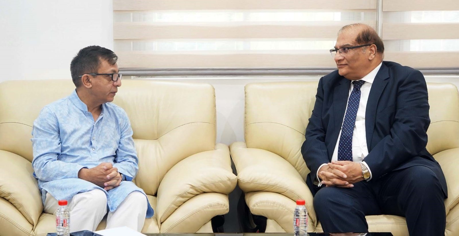শিল্পমন্ত্রীর সাথে পাকিস্তানের হাইকমিশনারের সাক্ষাৎ