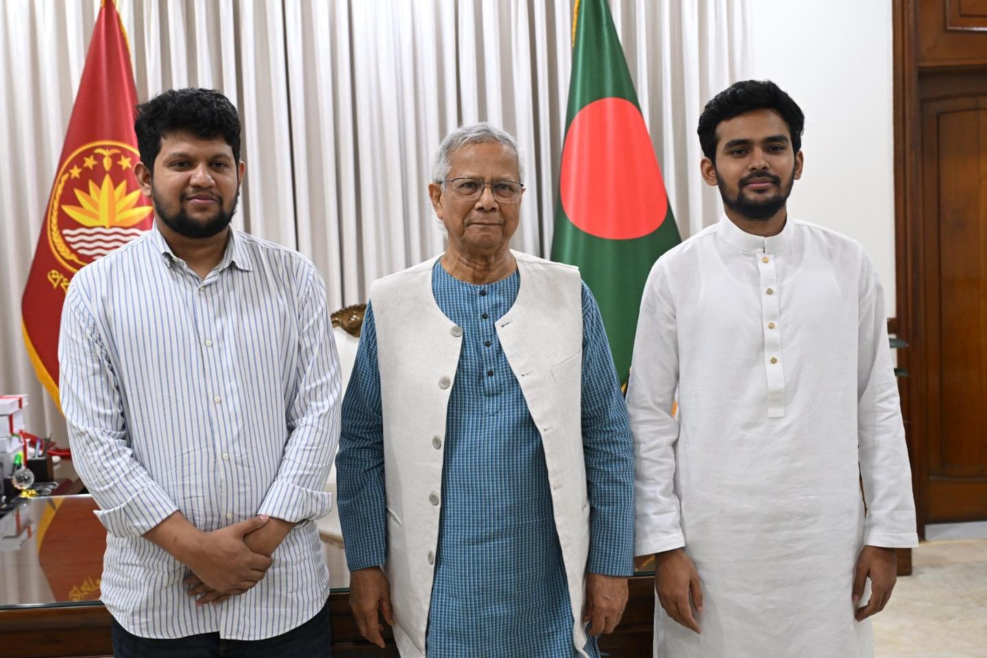 প্রধান উপদেষ্টার কাছে পদত্যাগপত্র জমা দিলেন দুই উপদেষ্টা