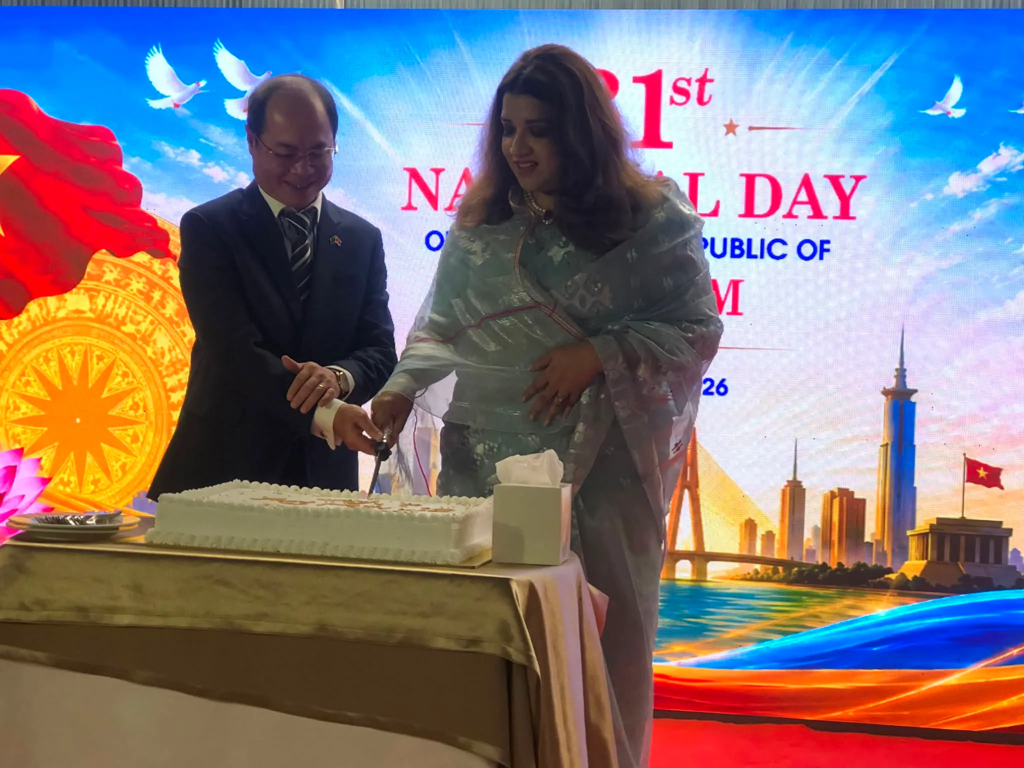 ভিয়েতনামের জাতীয় দিবসে দুই দেশের মধ্যে দ্বিপক্ষীয় বাণিজ্য ২ বিলিয়ন মার্কিন ডলারে উন্নীত করবার আহ্বান জানালো বাংলাদেশ