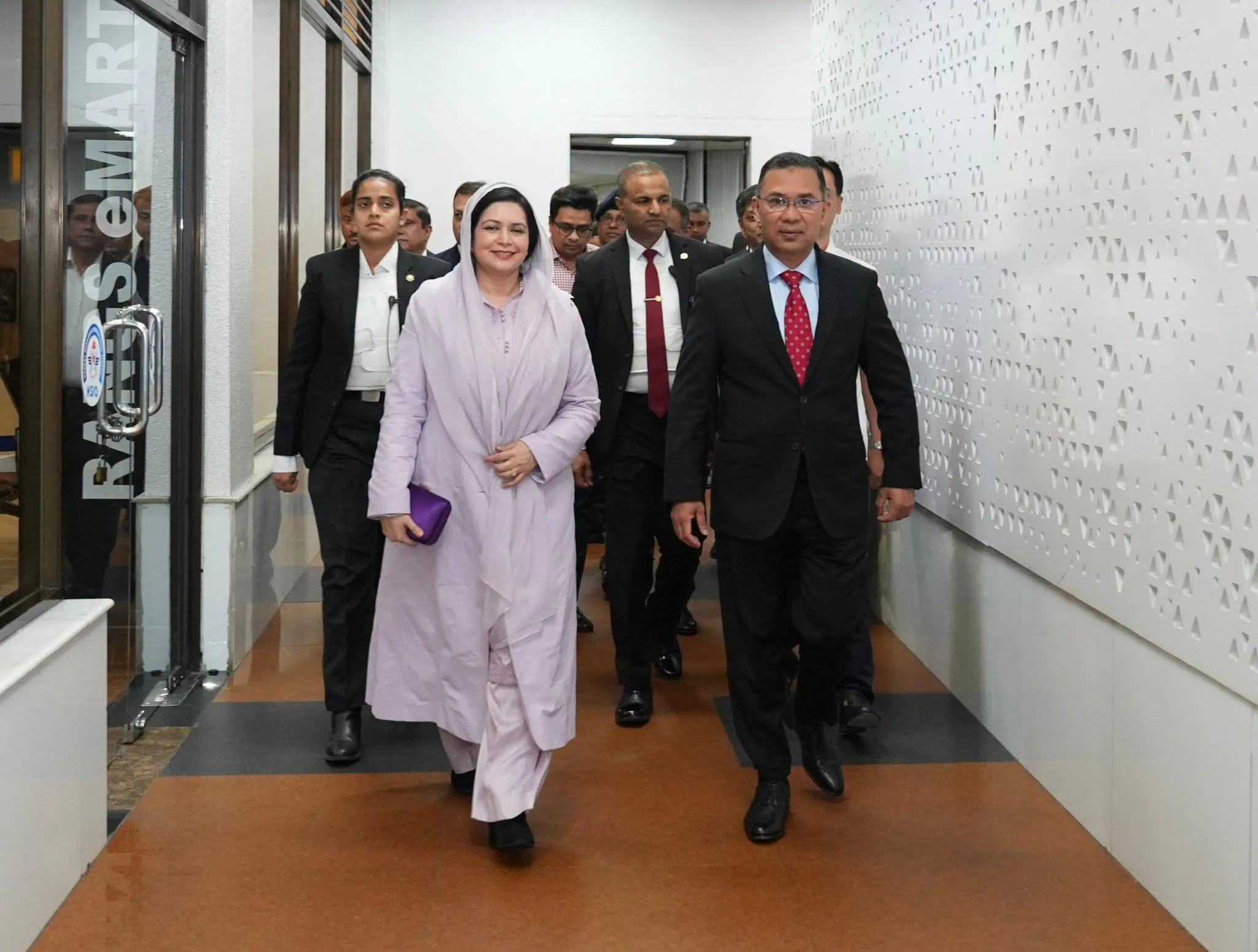 জাপান সফর শেষে দেশে ফিরেছেন প্রধানমন্ত্রী তারেক রহমান