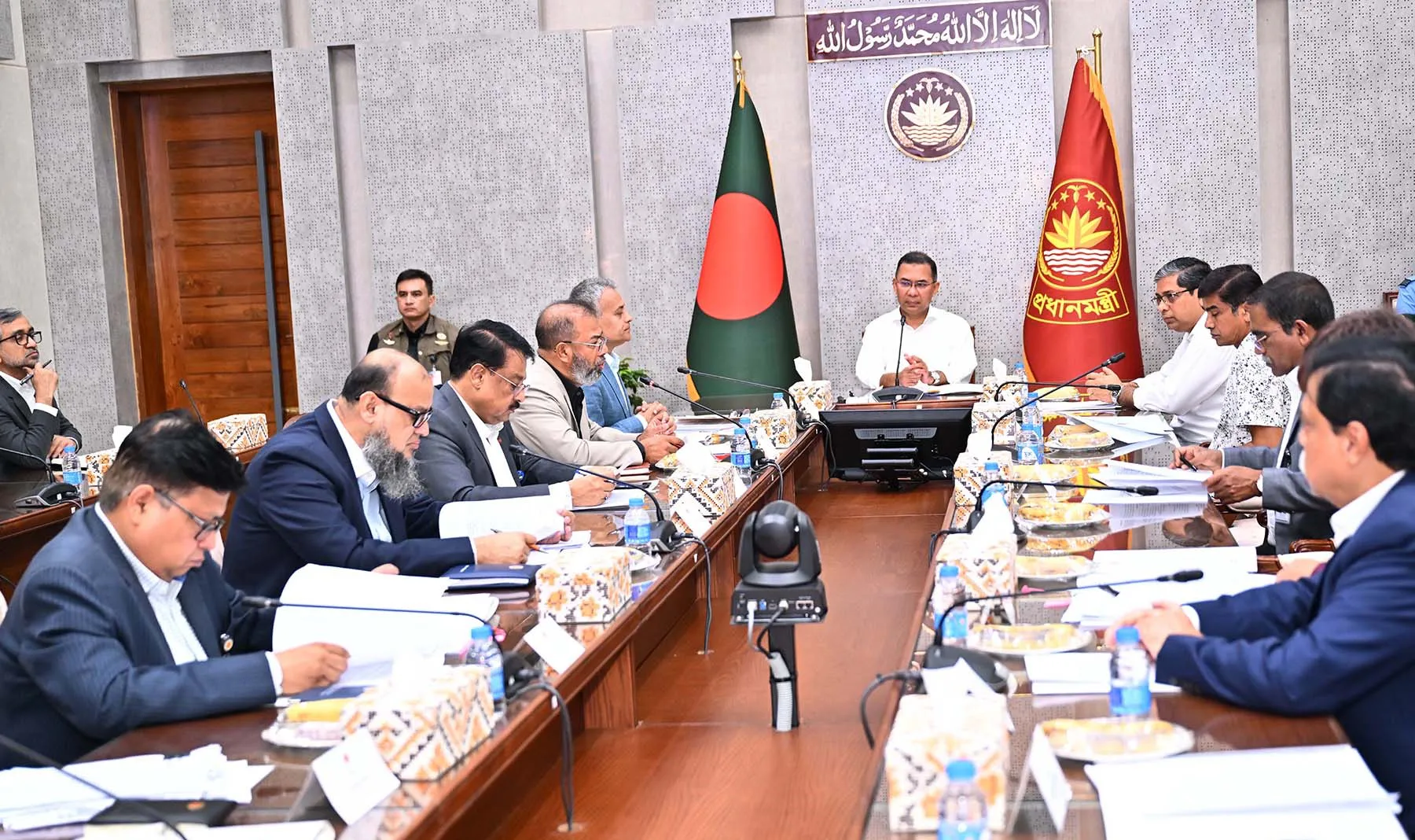 পলিথিন-প্লাস্টিকের অনিয়ন্ত্রিত ব্যবহার বন্ধে কঠোর হওয়ার নির্দেশ প্রধানমন্ত্রী তারেক রহমানের