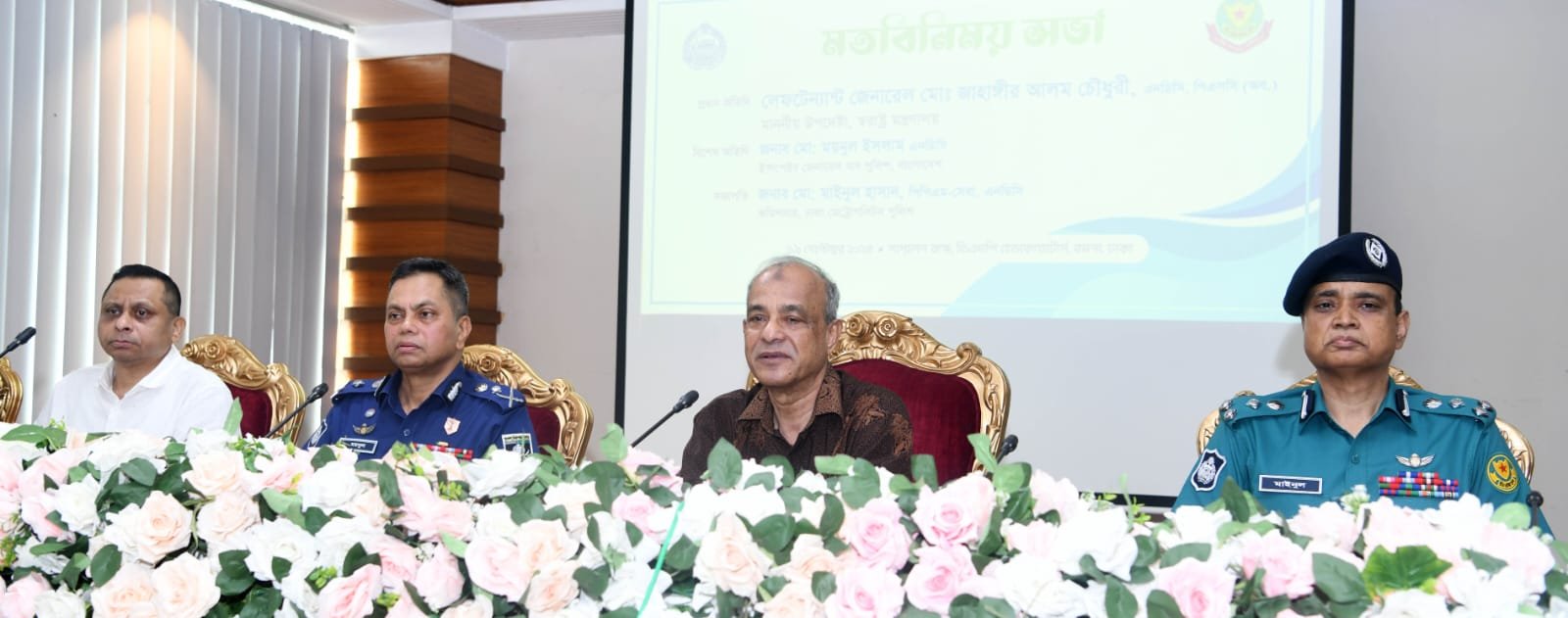 পুলিশকে জনবান্ধব ফোর্সে রূপান্তরের নির্দেশ স্বরাষ্ট্র উপদেষ্টার
