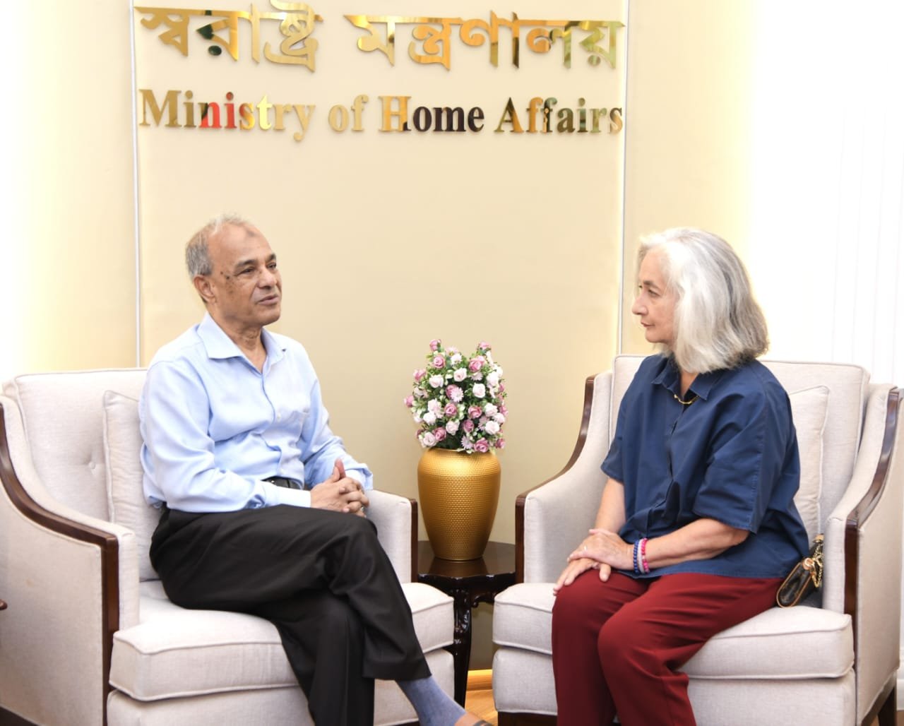 স্বরাষ্ট্র উপদেষ্টার সঙ্গে ফ্রান্সের রাষ্ট্রদূতের সৌজন্য সাক্ষাৎ
