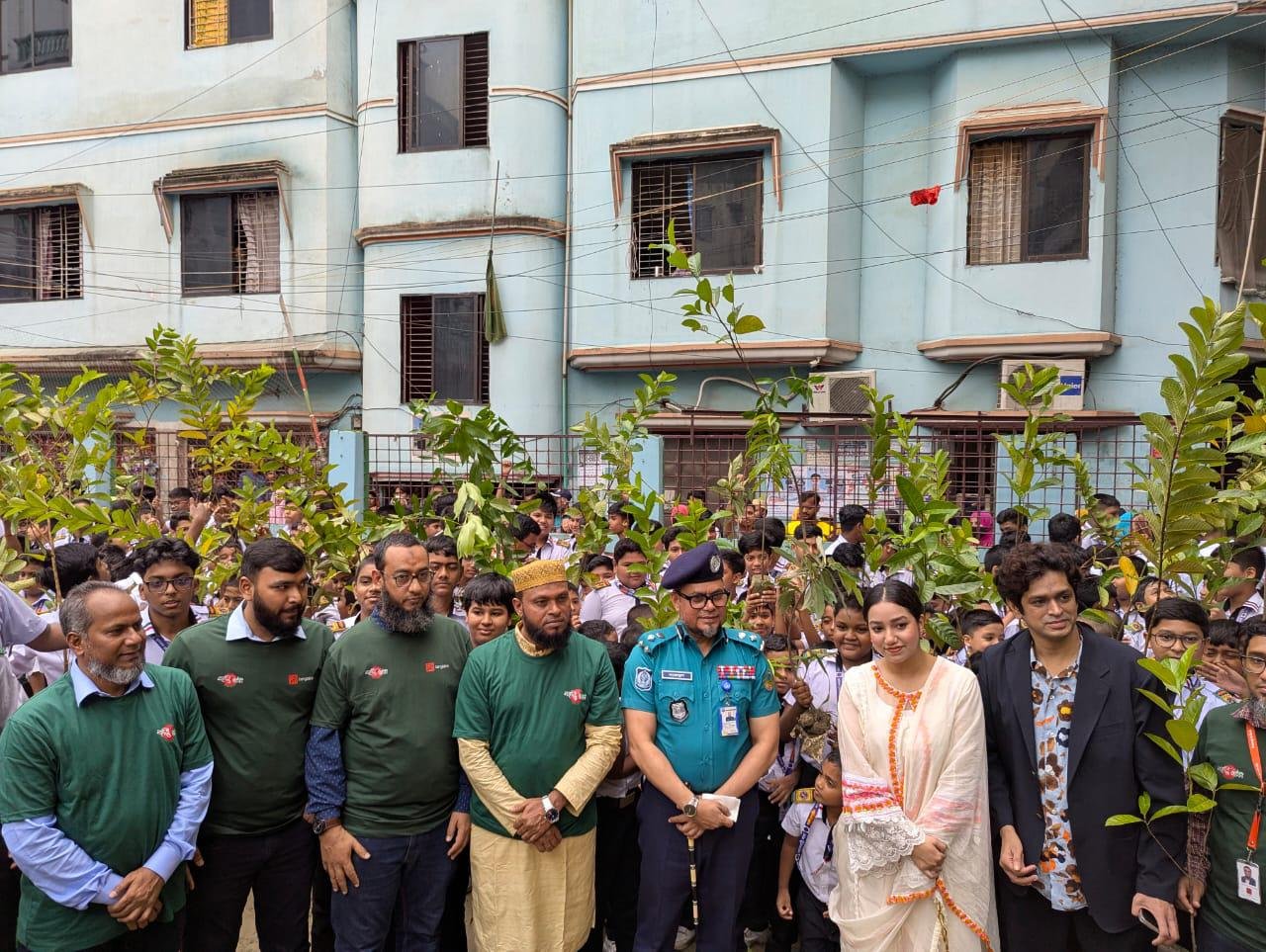 প্রকৃতি ও জীবন ফাউন্ডেশনের উদ্যোগে গাজীপুরে ২৫ হাজার গাছ রোপণ কর্মসূচির উদ্বোধন হয়েছে