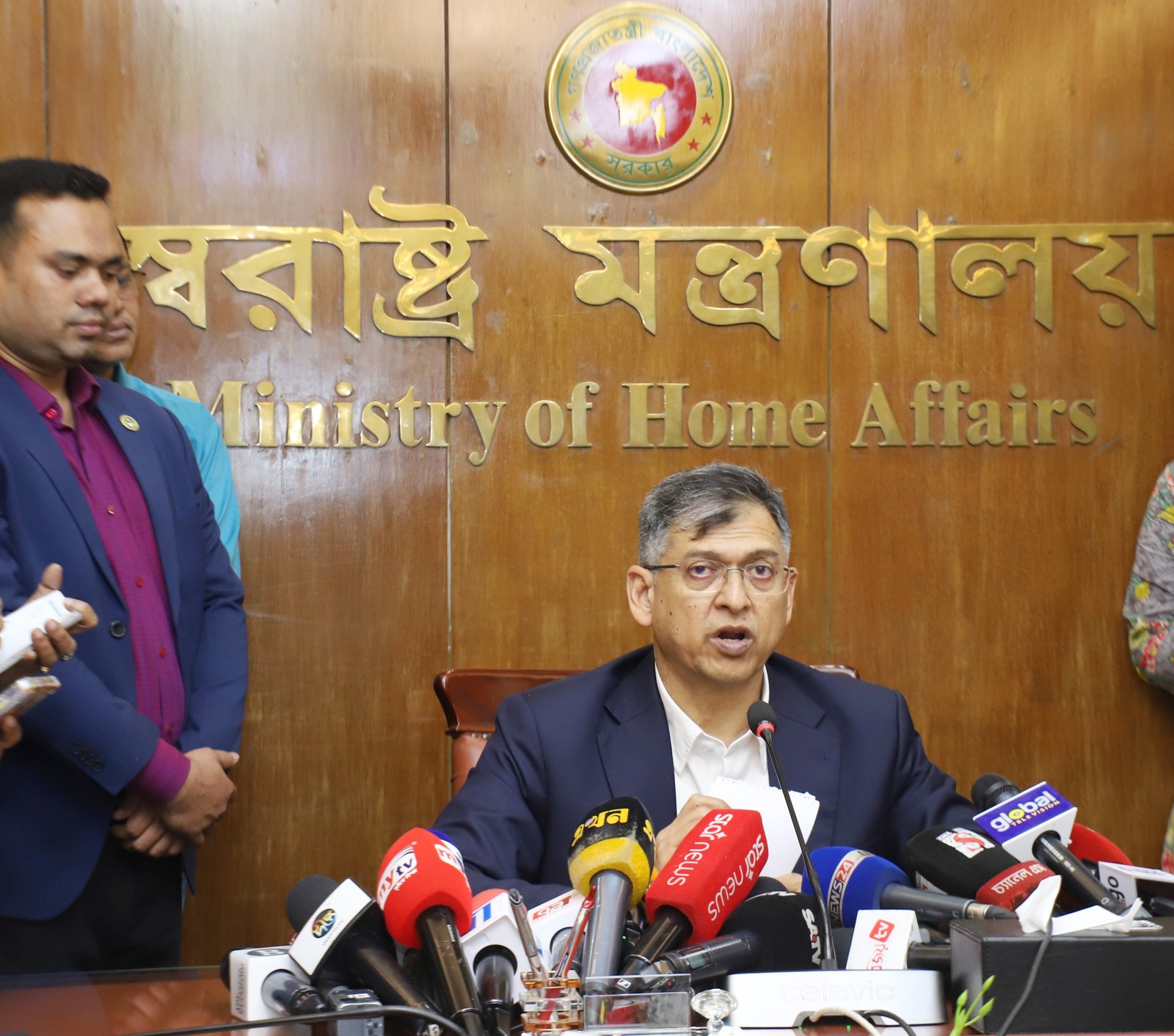 পুলিশের কাজে অবৈধভাবে কেউ বাধা দিতে পারবে না: স্বরাষ্ট্রমন্ত্রী সালাহউদ্দিন আহমদ