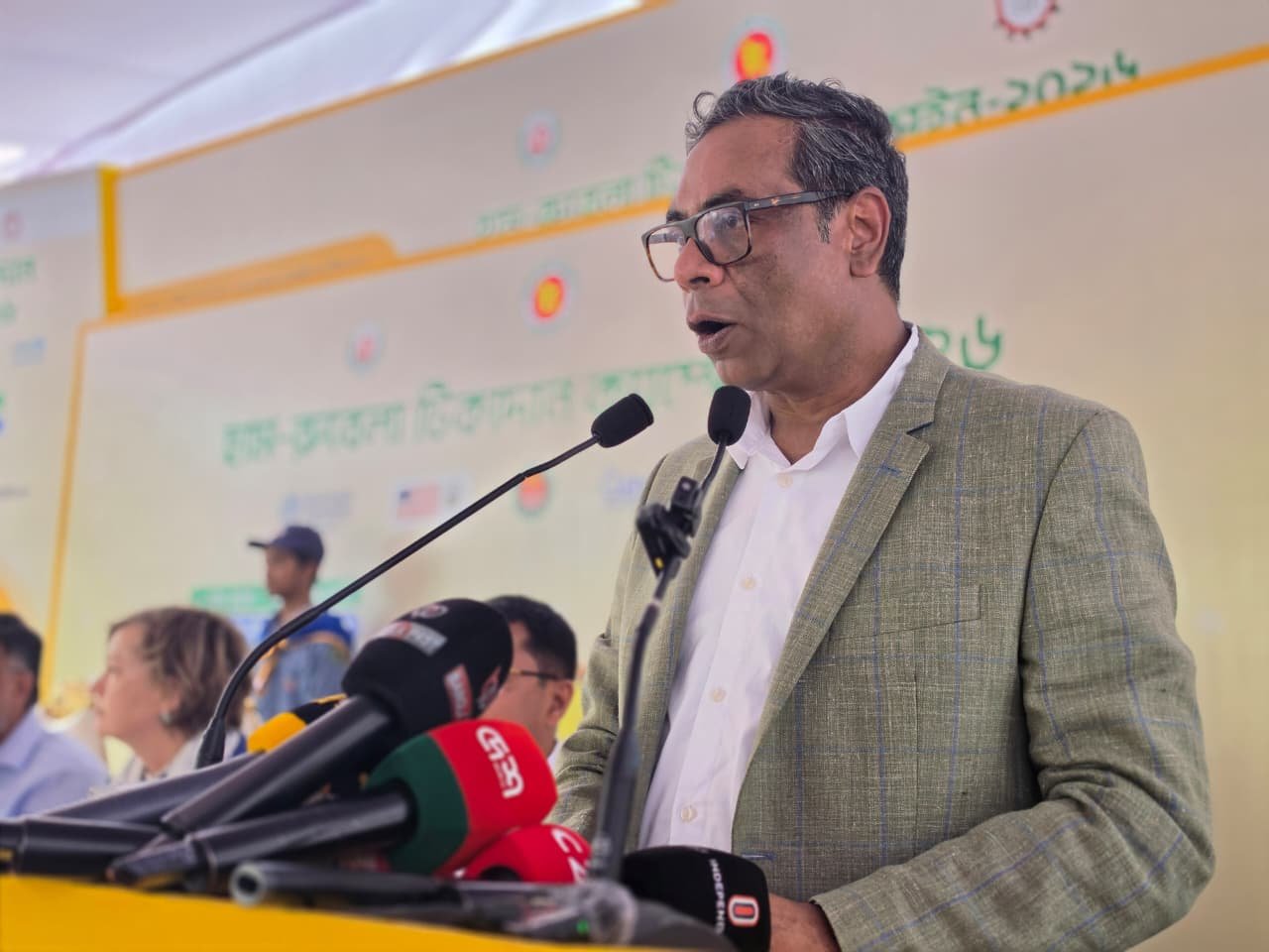 হামের প্রাদুর্ভাব রোধে রাজনীতিবিদদের ঘরে ঘরে গিয়ে টিকার তথ্য দেয়ার আহ্বান স্বাস্থ্য প্রতিমন্ত্রীর
