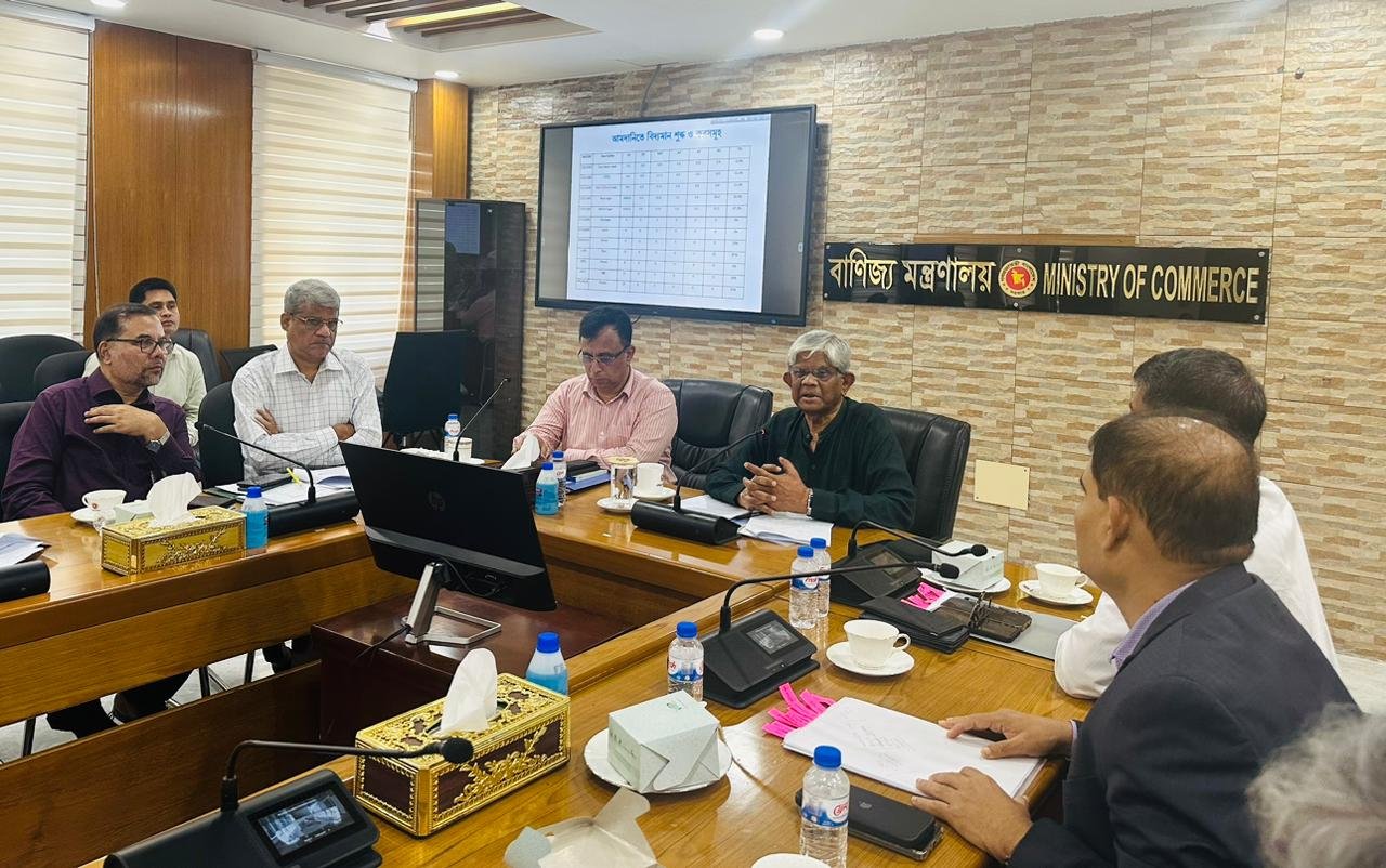 ব্যবসায়ী সিন্ডিকেটের সাথে কোন কম্প্রোমাইজ করবো না : বাণিজ্য উপদেষ্টা