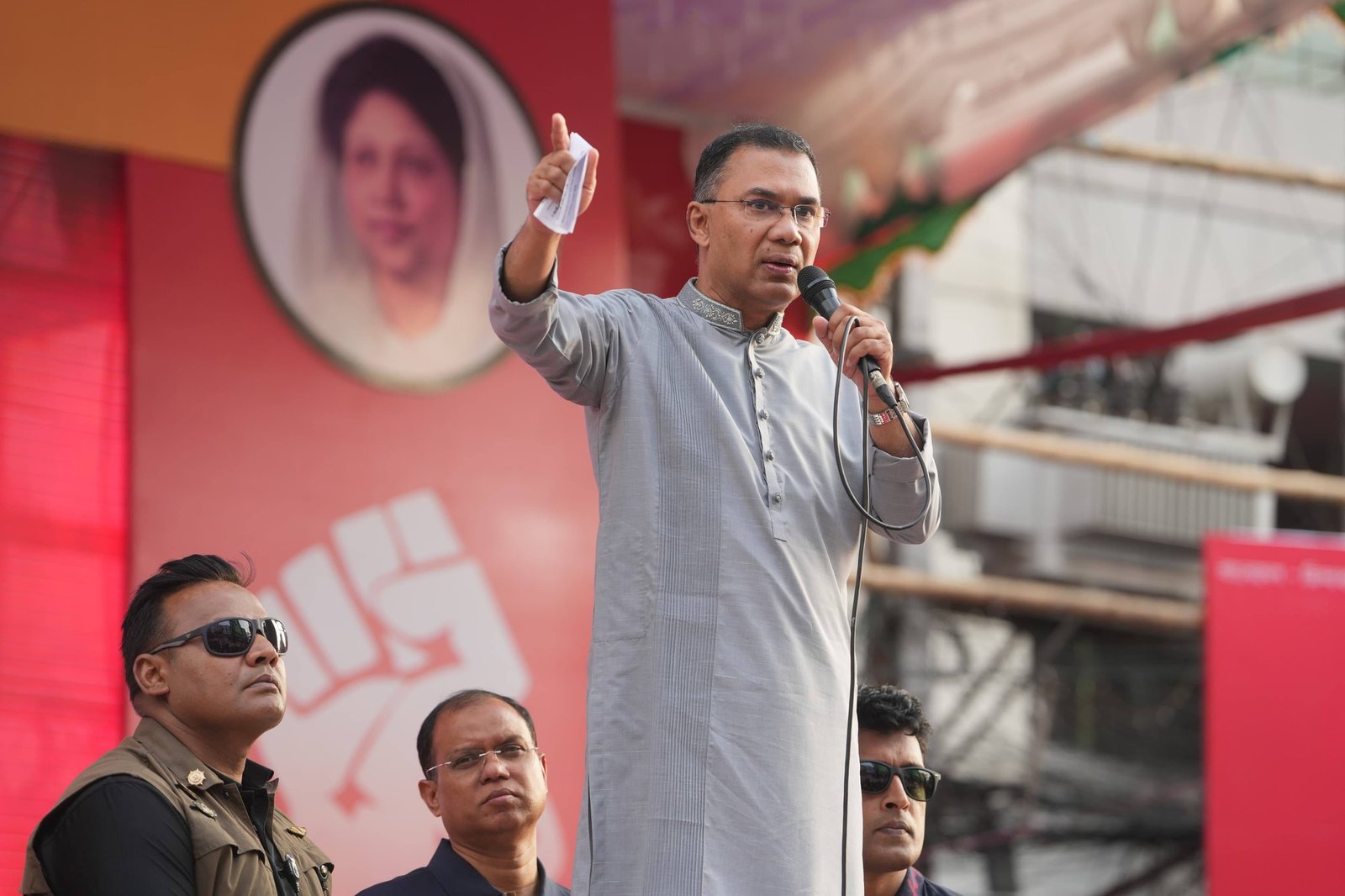 আন্তর্জাতিক শ্রমিক দিবসে শহীদদের স্মরণে দেশগড়ার অঙ্গীকার: প্রধানমন্ত্রী তারেক রহমান