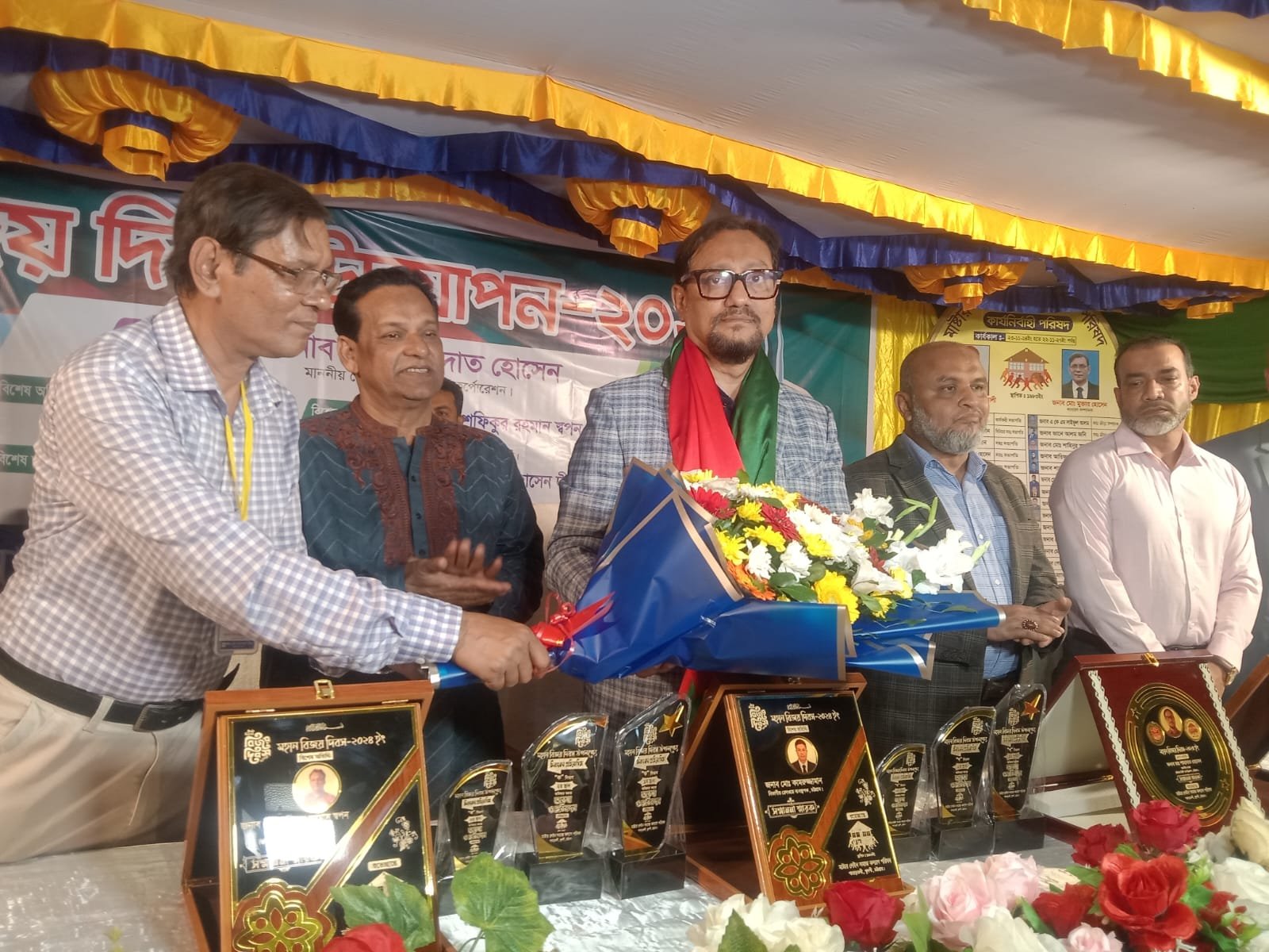 পাহাড়তলী ওয়ার্ডে মিনি স্টেডিয়াম প্রতিষ্ঠা ও শিশুপার্কটিকে আধুনিকায়ন করার উদ্যোগ গ্রহণ করা হয়েছে - চট্টগ্রাম সিটি মেয়র