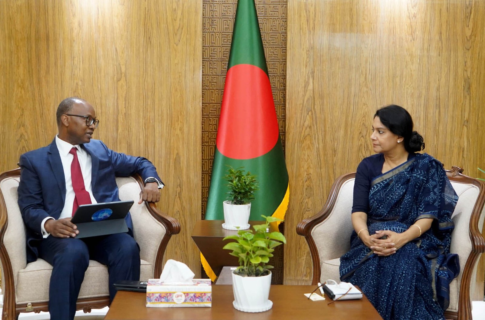 দূষণ নিয়ন্ত্রণে সহযোগিতা বৃদ্ধি করবে বিশ্বব্যাংক : পরিবেশ উপদেষ্টা