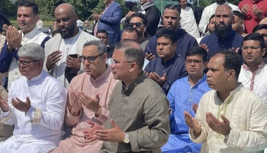 যুক্তরাজ্যে দলীয় নেতাকর্মীদের সঙ্গে ঈদ উদযাপন করলেন তারেক রহমান