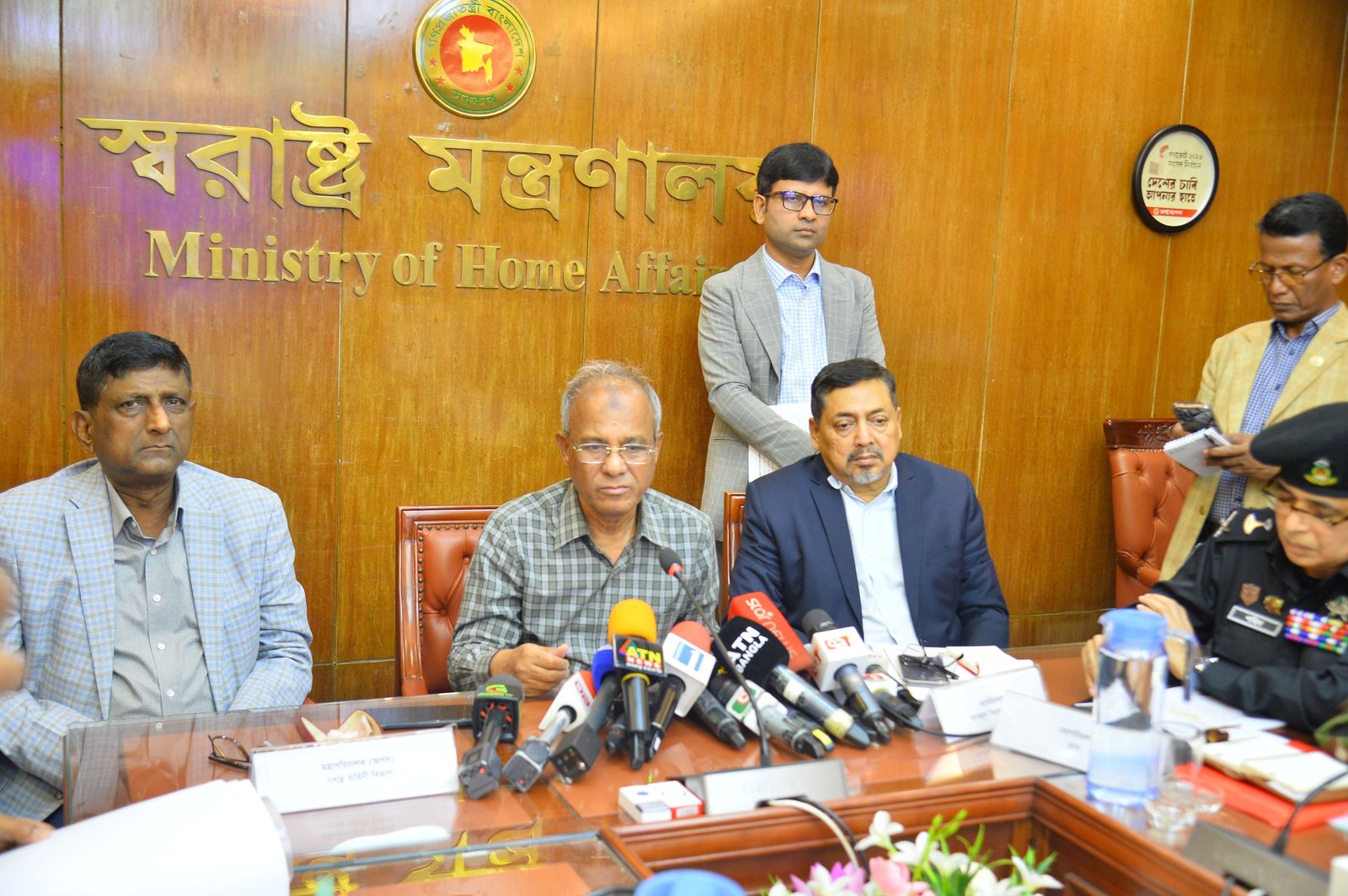 র্যাবের নতুন নাম স্পেশাল ইন্টারভেনশন ফোর্স (এসআইএফ): স্বরাষ্ট্র উপদেষ্টা
