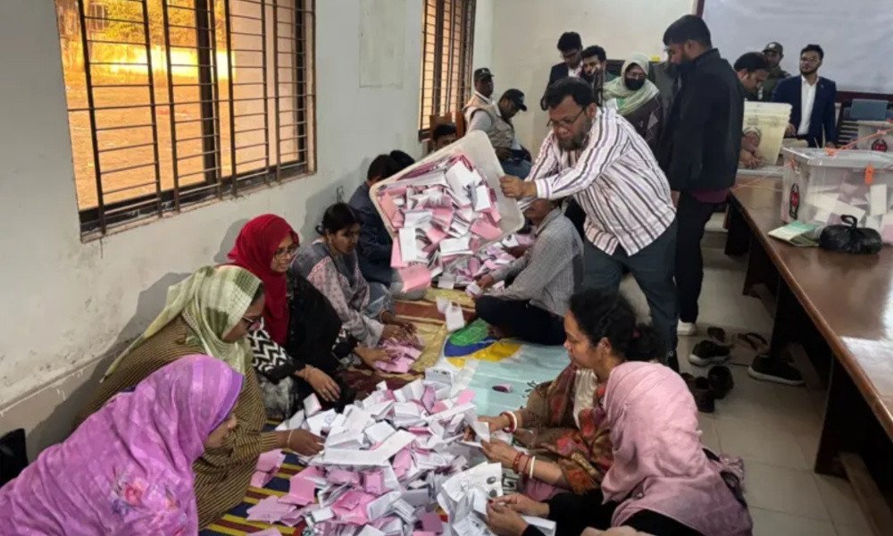 বাংলাদেশের ত্রয়োদশ জাতীয় সংসদ নির্বাচন ও গণভোট-২০২৬ এর ভোটগ্রহণ শেষে গণনা চলছে