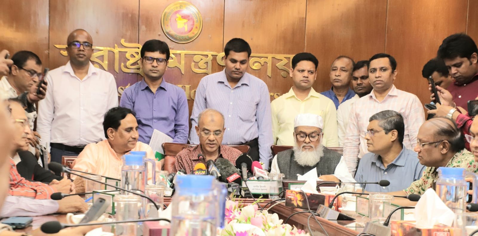শান্তিপূর্ণ পরিবেশে দুর্গাপূজা অনুষ্ঠানের লক্ষ্যে প্রয়োজনীয় পদক্ষেপ নেওয়া হচ্ছে : স্বরাষ্ট্র উপদেষ্টা