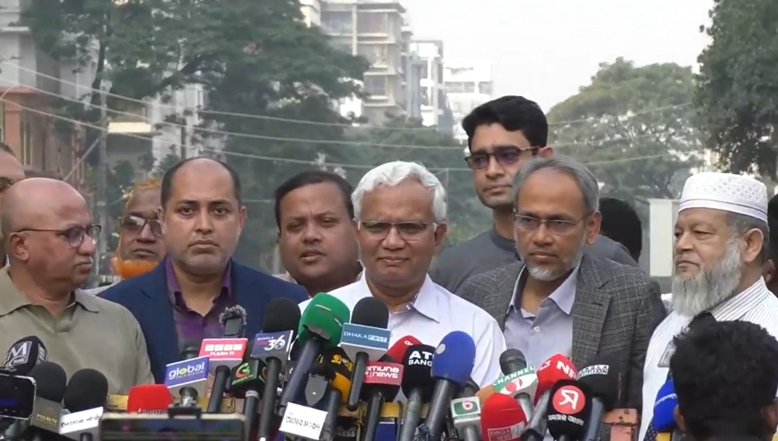 উন্নত চিকিৎসার জন্য খালেদা জিয়াকে আগামীকাল লন্ডনে নিয়ে যাওয়া হবে