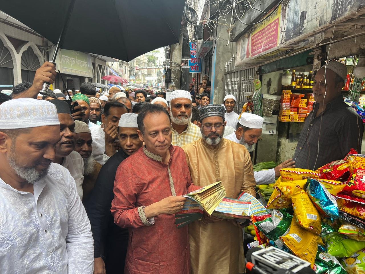 মধ্যবাড্ডায় বিএনপি’র ৩১ দফা জনসমক্ষে তুলে ধরলেন ড. এম এ কাইয়ূম