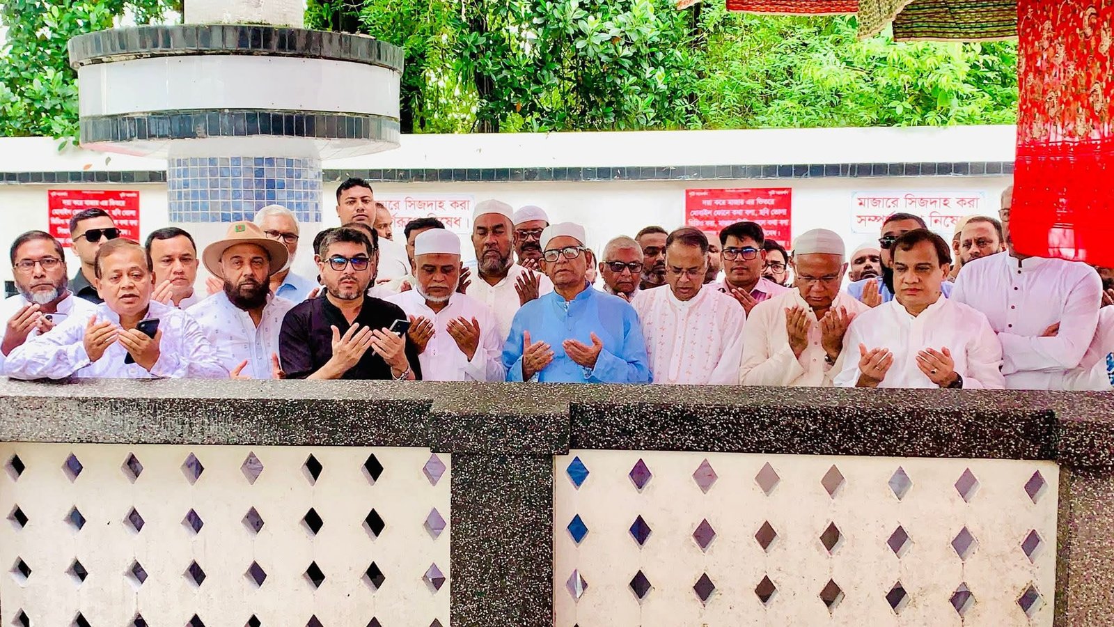 আগামী বছরের ফেব্রুয়ারিতে নির্বাচন প্রত্যাশা: শাহজালাল (র.)-এর মাজার জিয়ারত শেষে নির্বাচন নিয়ে আশাবাদ ব্যক্ত মির্জা ফখরুলের
