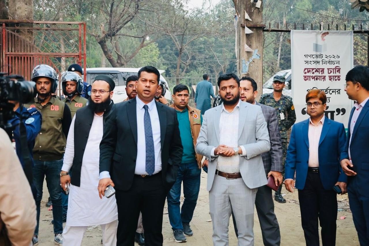 ভোটের সর্বশেষ প্রস্তুতি সরেজমিনে খতিয়ে দেখতে সীতাকুণ্ড ও মীরসরাইয়ের কেন্দ্র পরিদর্শন জেলা প্রশাসক ও রিটার্নিং অফিসার জনাব মোহাম্মদ জাহিদুল ইসলাম মিঞা