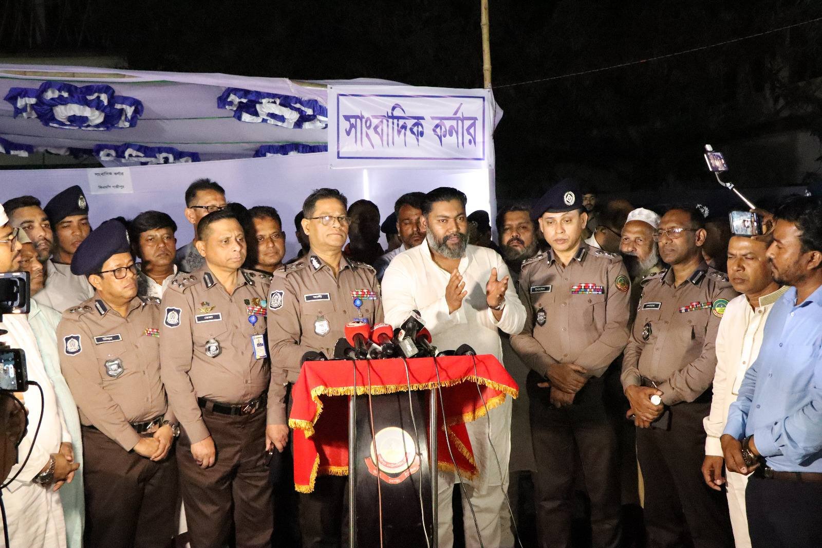 আইজিপির গাজীপুর সফর উপলক্ষে গাজীপুর মেট্রোপলিটন পুলিশের আয়োজনে সুধী সমাবেশ ও ইফতার মাহফিল অনুষ্ঠিত