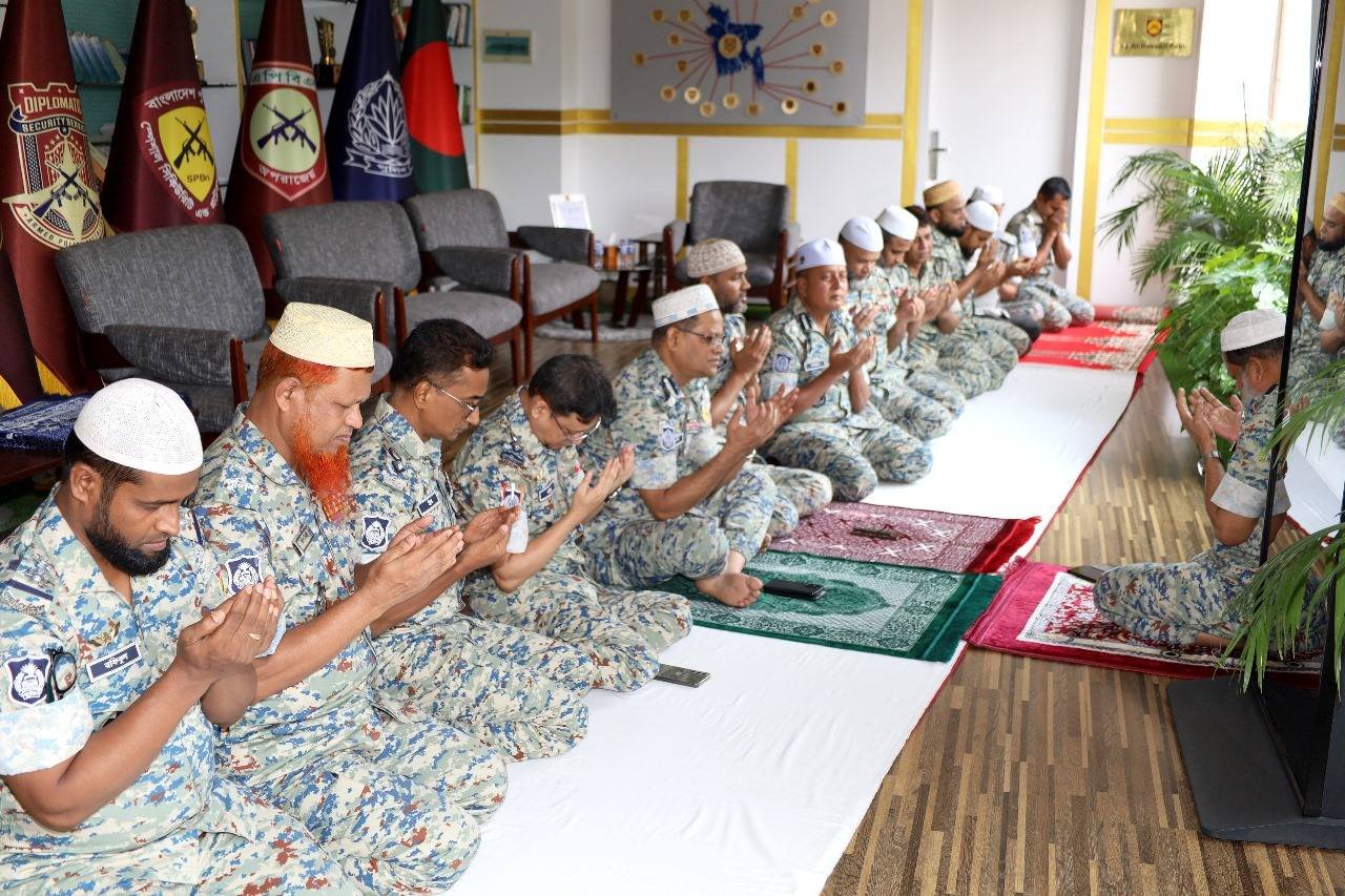 এপিবিএন হেডকোয়ার্টার্সে জুলাই শহীদদের জন্য মিলাদ ও মোনাজাত
