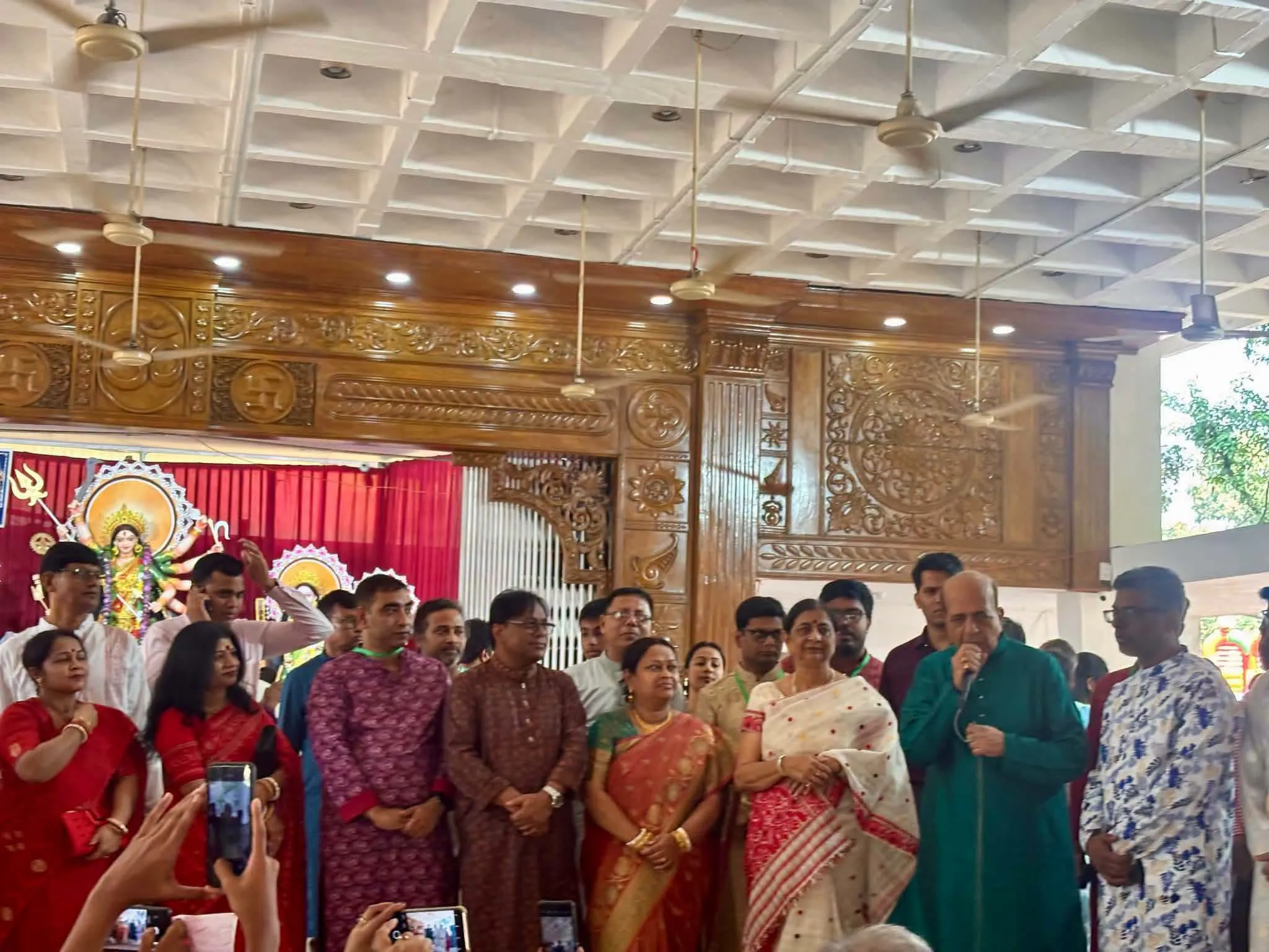 ঢাবির জগন্নাথ হলে দুর্গাপূজার উৎসবে অংশ নিলেন ভারতের হাইকমিশনার দীনেশ ত্রিবেদী