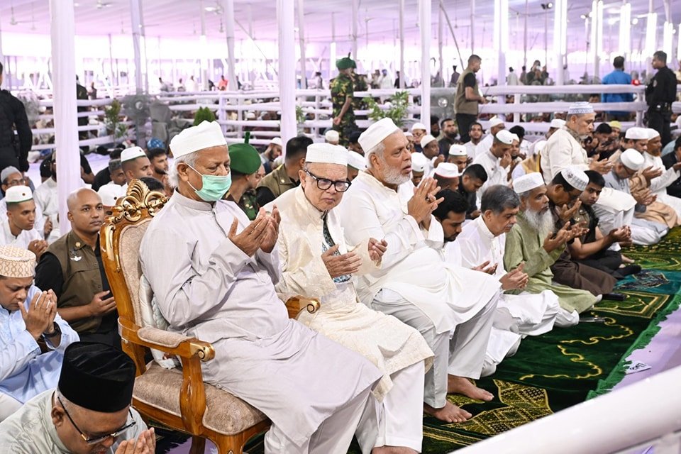 জাতীয় ঈদগাহে ঈদের নামাজ আদায় করেছেন প্রধান উপদেষ্টা
