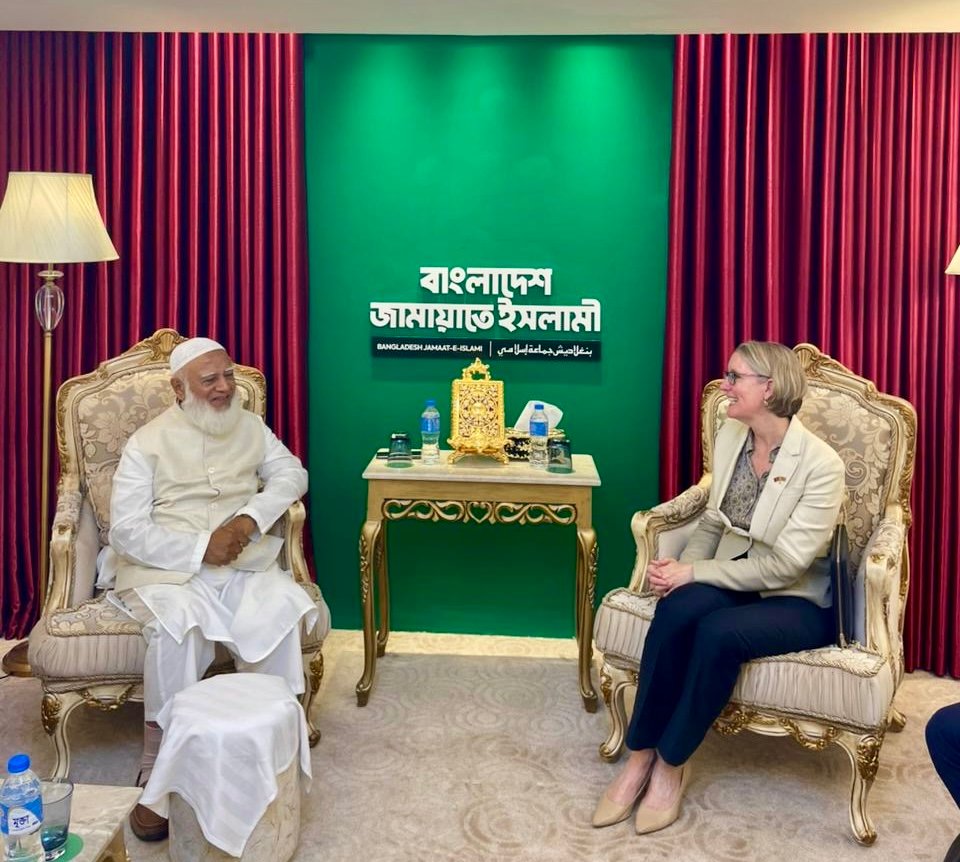 জামায়াতের আমীর ডা. শফিকুর রহমানের সঙ্গে সৌজন্য সাক্ষাৎ করলেন ব্রিটিশ হাইকমিশনার সারাহ কুক