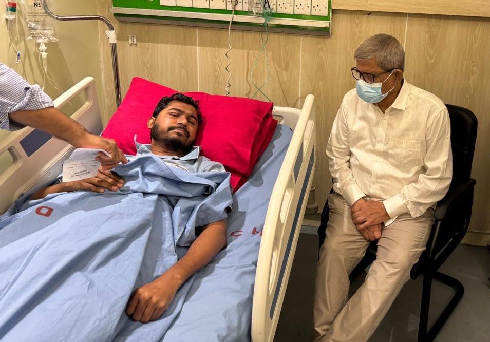 নুরকে দেখতে ঢাকা মেডিকেলে গেলেন মির্জা ফখরুল
