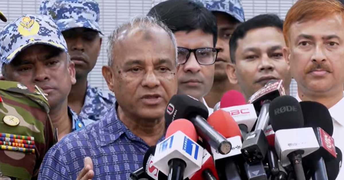 বিমানবন্দরে অগ্নিকাণ্ডের ঘটনা তদন্তে আসছে চার দেশের বিশেষজ্ঞ টিম: স্বরাষ্ট্র উপদেষ্টা