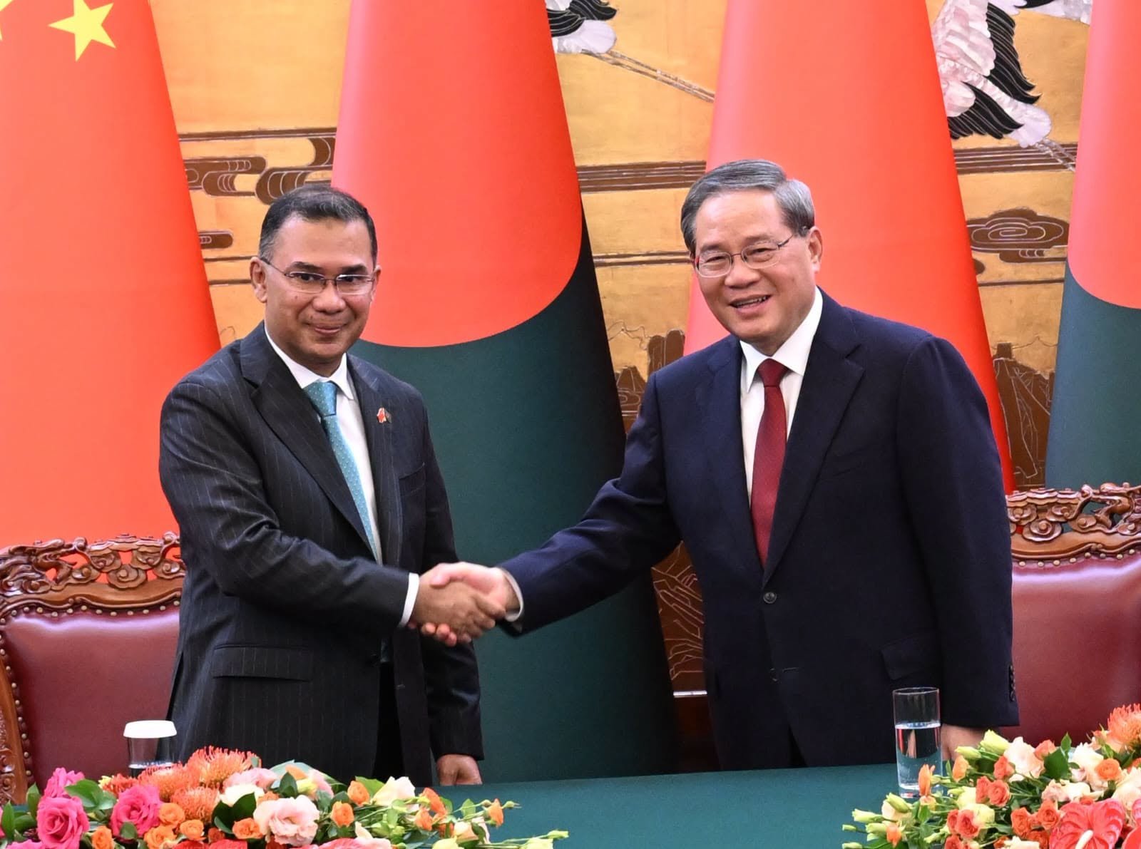 চীনের প্রধানমন্ত্রী লি ছিয়াংয়ের সঙ্গে বৈঠকে প্রধানমন্ত্রী তারেক রহমান-এর দ্বিপক্ষীয় বৈঠক অনুষ্ঠিত