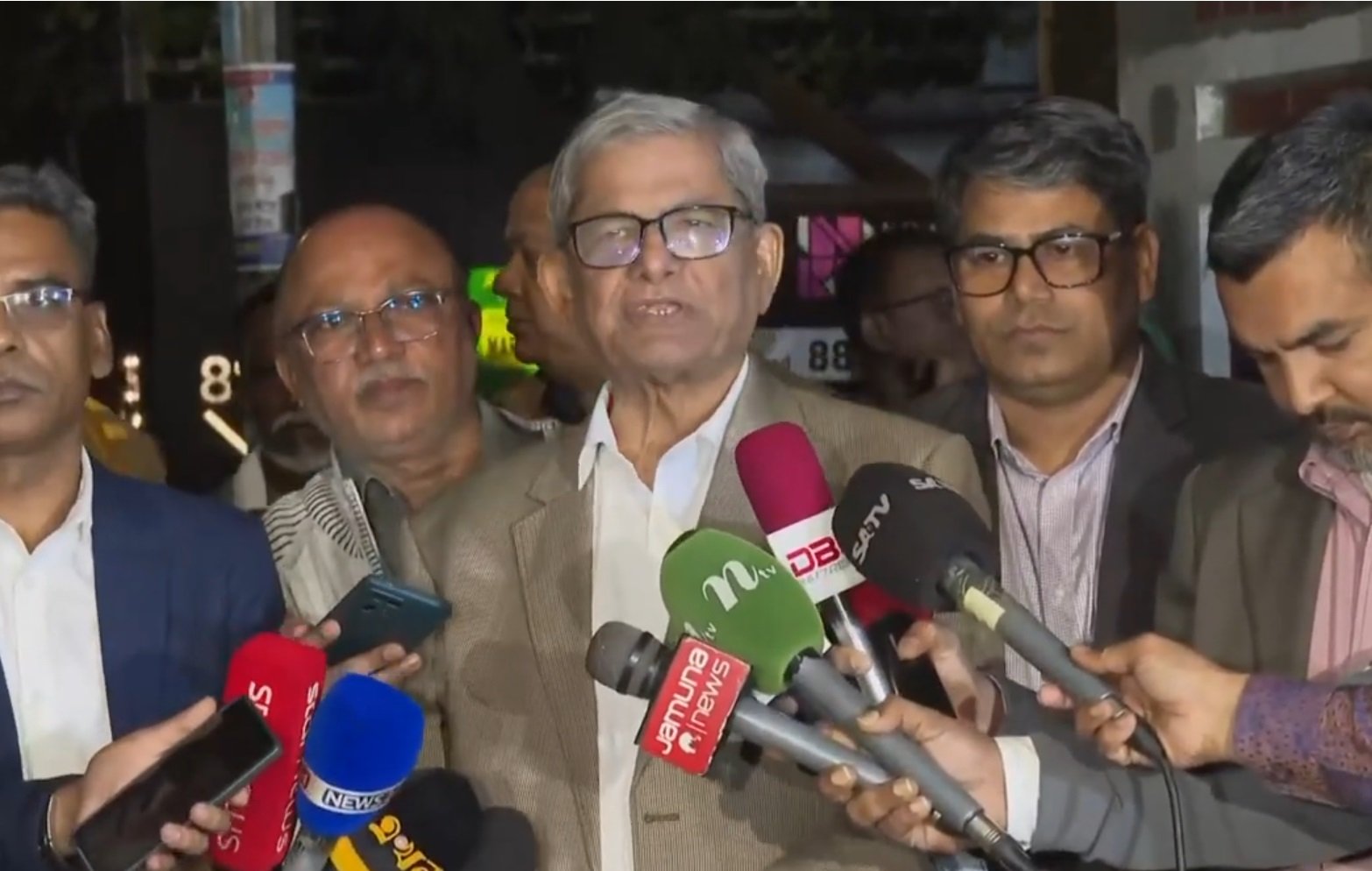 ত্রয়োদশ জাতীয় সংসদ নির্বাচনের ঘোষিত তফসিলকে নতুন রাজনৈতিক অধ্যায় হিসেবে অভিহিত করেছেন বিএনপি