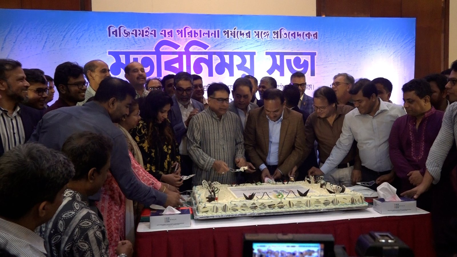 তৈরি পোশাক রপ্তানিতে উৎসে কর কমানোর দাবি, বাজেটে নীতি সহায়তা চায় বিজিএমইএ