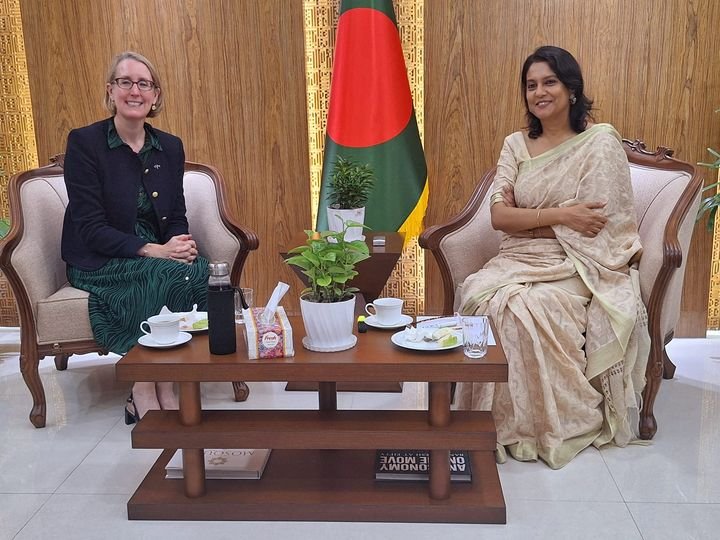 বাংলাদেশ-যুক্তরাজ্য জলবায়ু পরিবর্তন ও পরিবেশ সংরক্ষণে সহযোগিতা জোরদার করবে - পরিবেশ উপদেষ্টার সঙ্গে ব্রিটিশ হাইকমিশনারের বৈঠক