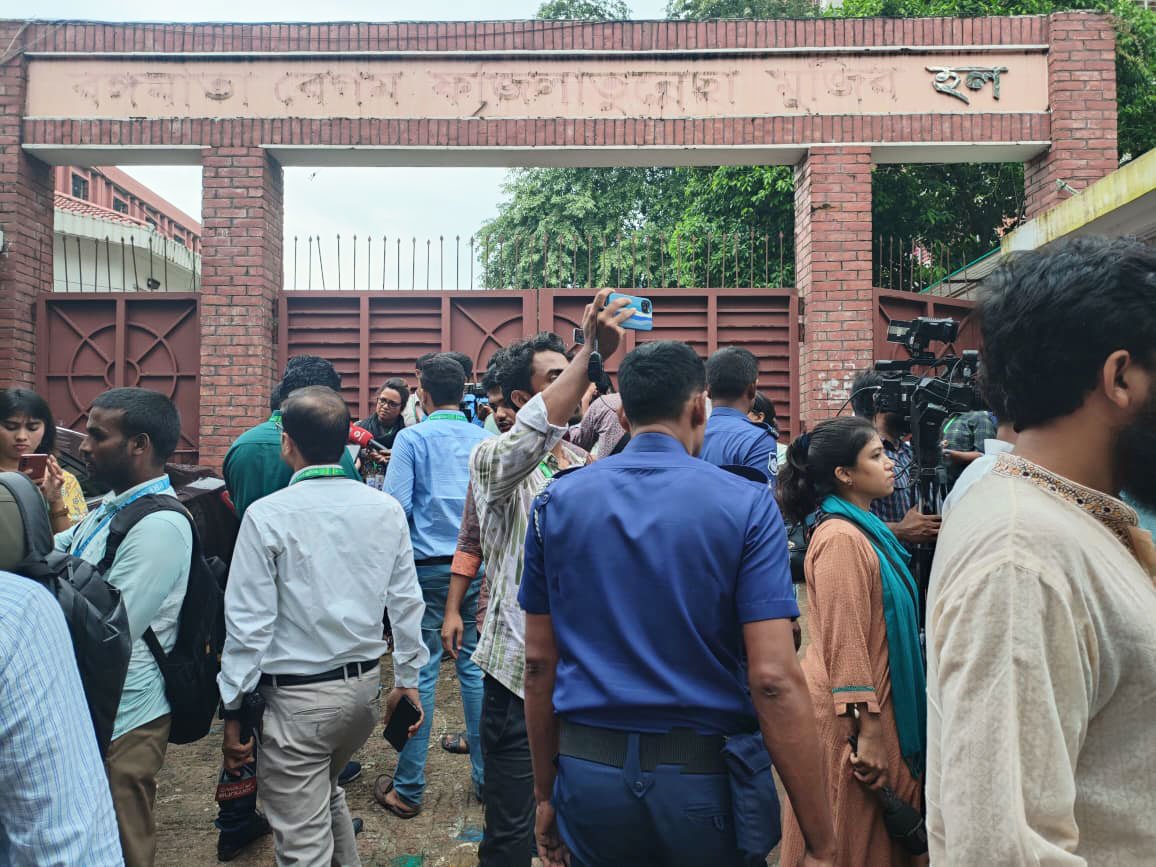 জাকসু নির্বাচন: ফজিলাতুন্নেছা হলের ভোট স্থগিত