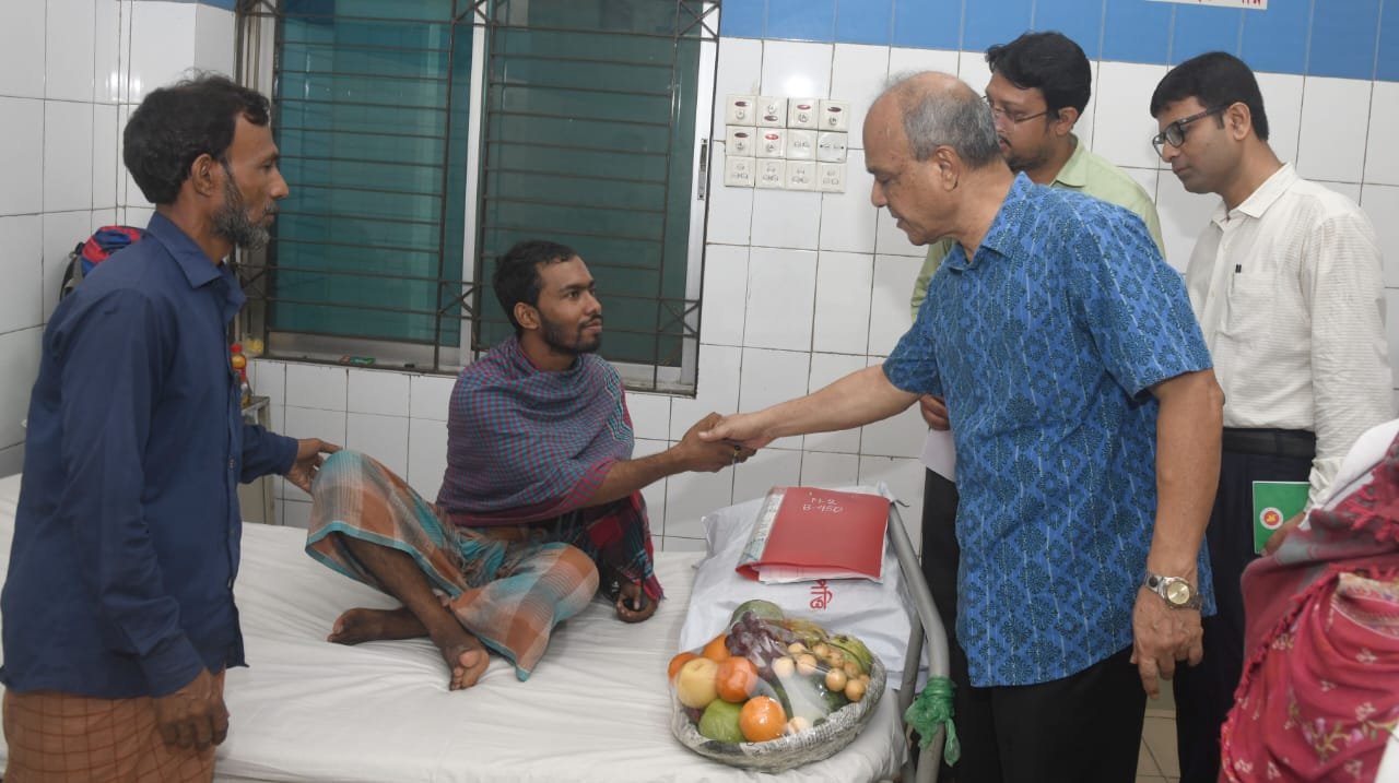 বৈষম্য বিরোধী ছাত্র আন্দোলনে আহতদের চিকিৎসায় সরকার সব ধরনের সহযোগিতা দিবে : স্বরাষ্ট্র উপদেষ্টা