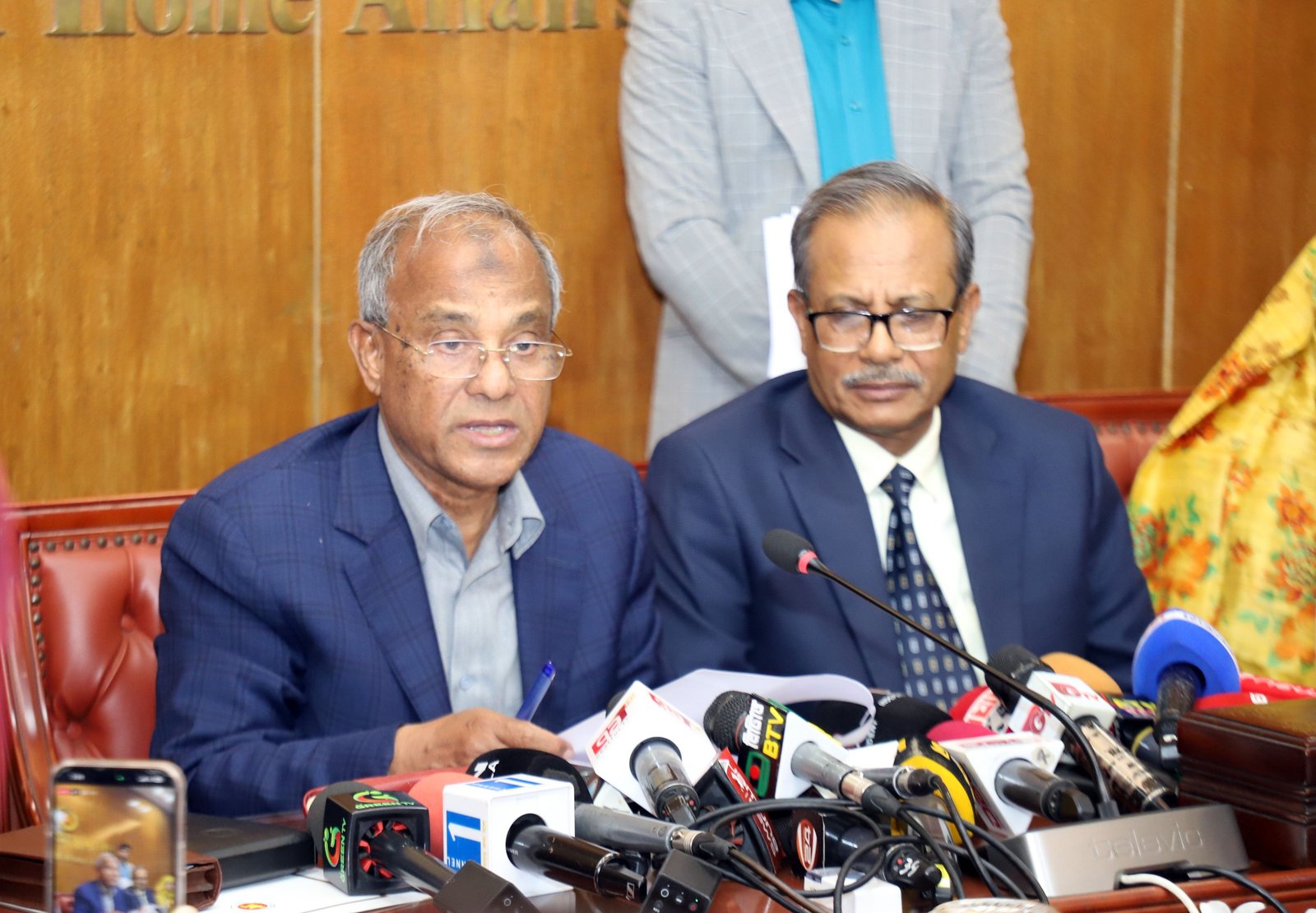 সরকার ওসমান হাদি হত্যাকান্ডের ঘটনায় ন্যায়বিচার নিশ্চিতকরণে বদ্ধপরিকর: স্বরাষ্ট্র উপদেষ্টা