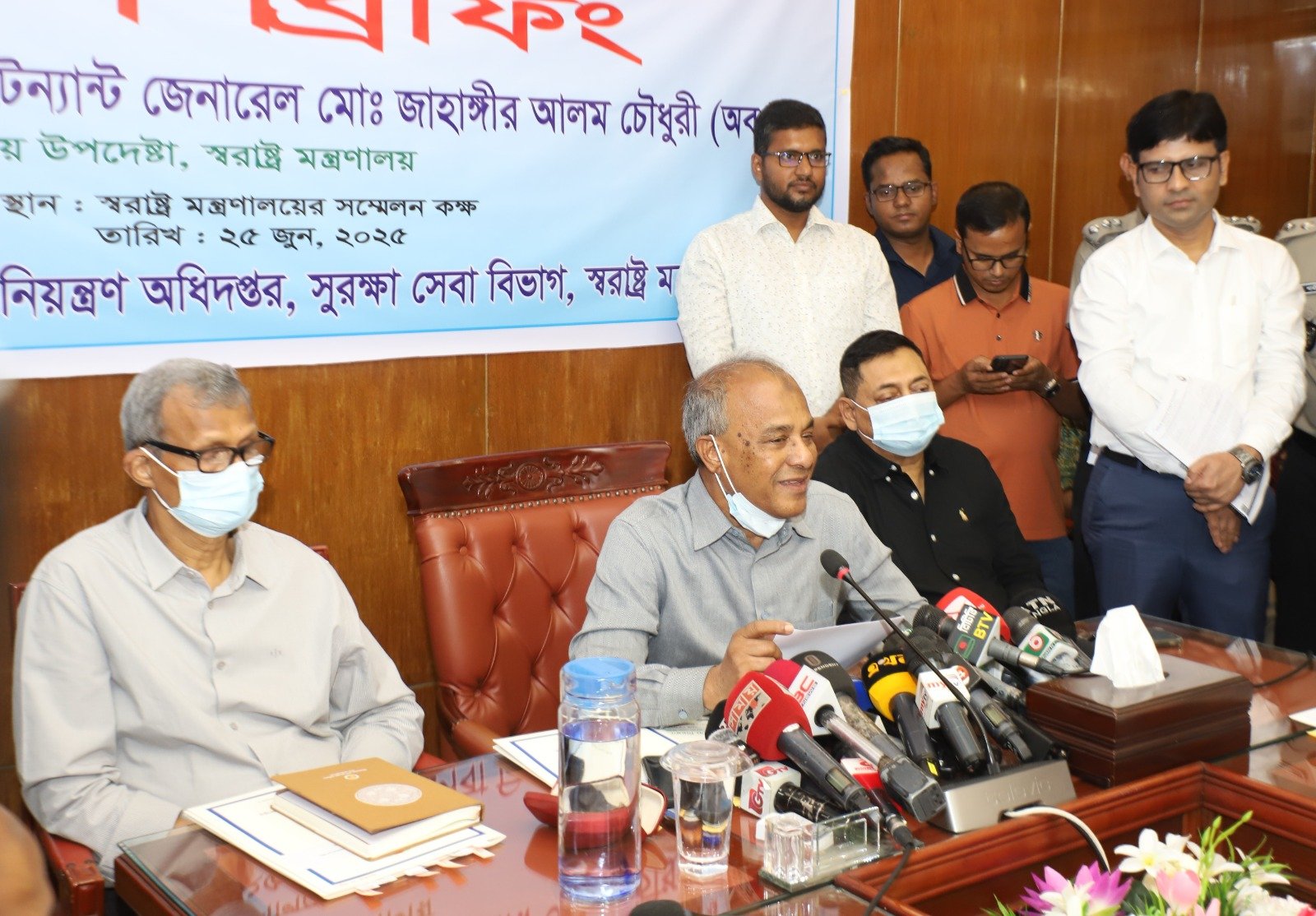মাদক নির্মূলে সবার আগে গডফাদারদের ধরতে হবে- স্বরাষ্ট্র উপদেষ্টা