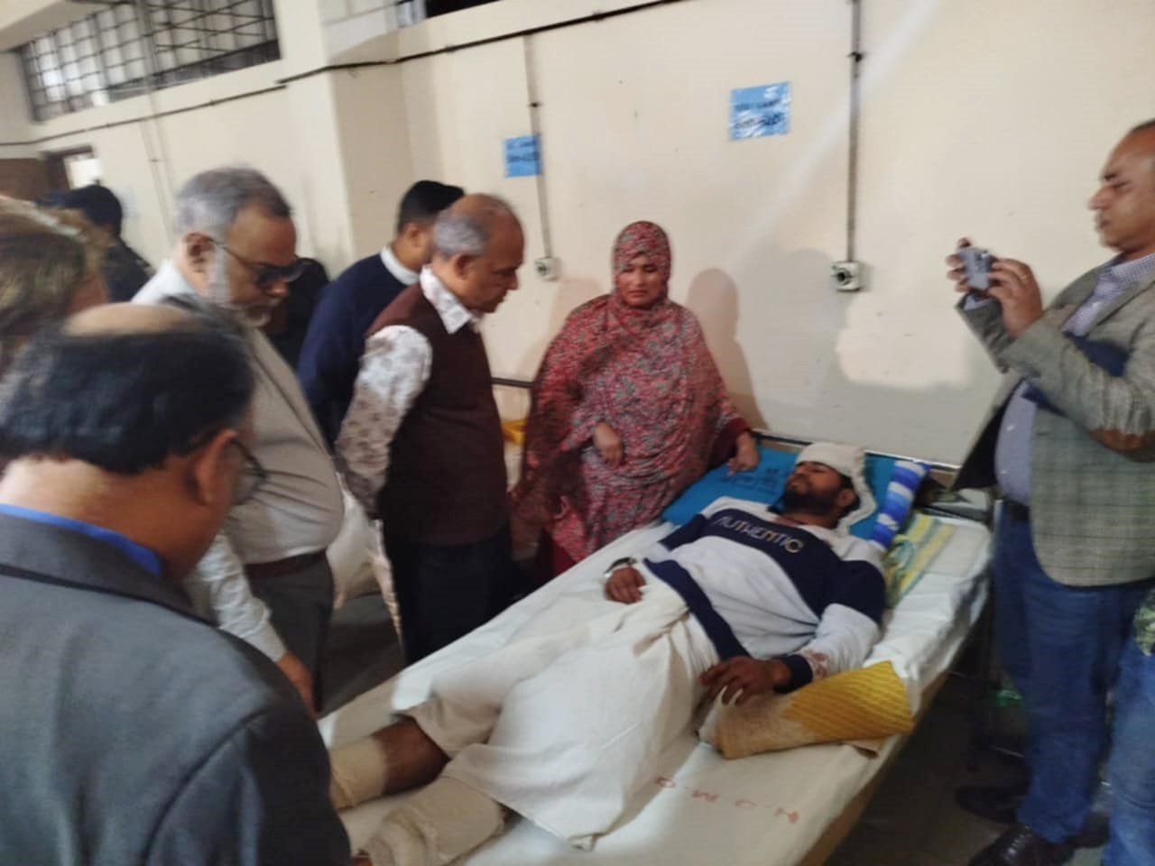 গাজীপুরে শিক্ষার্থীদের ওপর হামলার ঘটনায় জড়িতদের বিচারের আওতায় আনা হবে : স্বরাষ্ট্র উপদেষ্টা