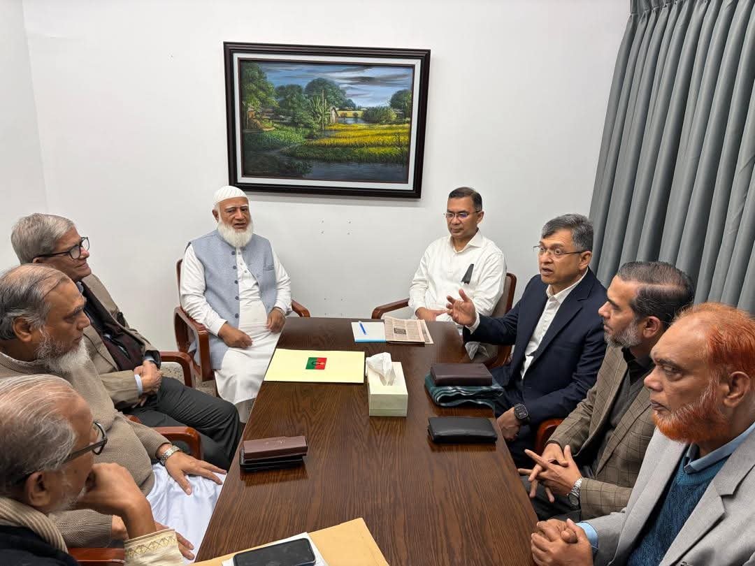 তারেক রহমান ও শোক-সন্তপ্ত পরিবারকে সমবেদনা জানাতে বিএনপি কার্যালয়ে আসলেন জামায়াতে আমীর ডা. শফিকুর রহমান