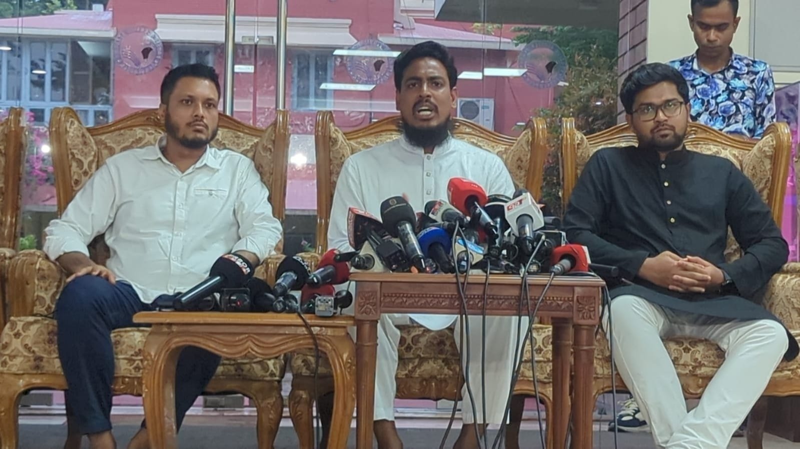 জাতীয় ঐকমত্য কমিশনের আলোচনায় আদালতের বিকেন্দ্রীকরণ এবং জরুরি অবস্থার সময় মৌলিক অধিকার সংরক্ষণ বিষয়ে প্রস্তাব এনসিপির