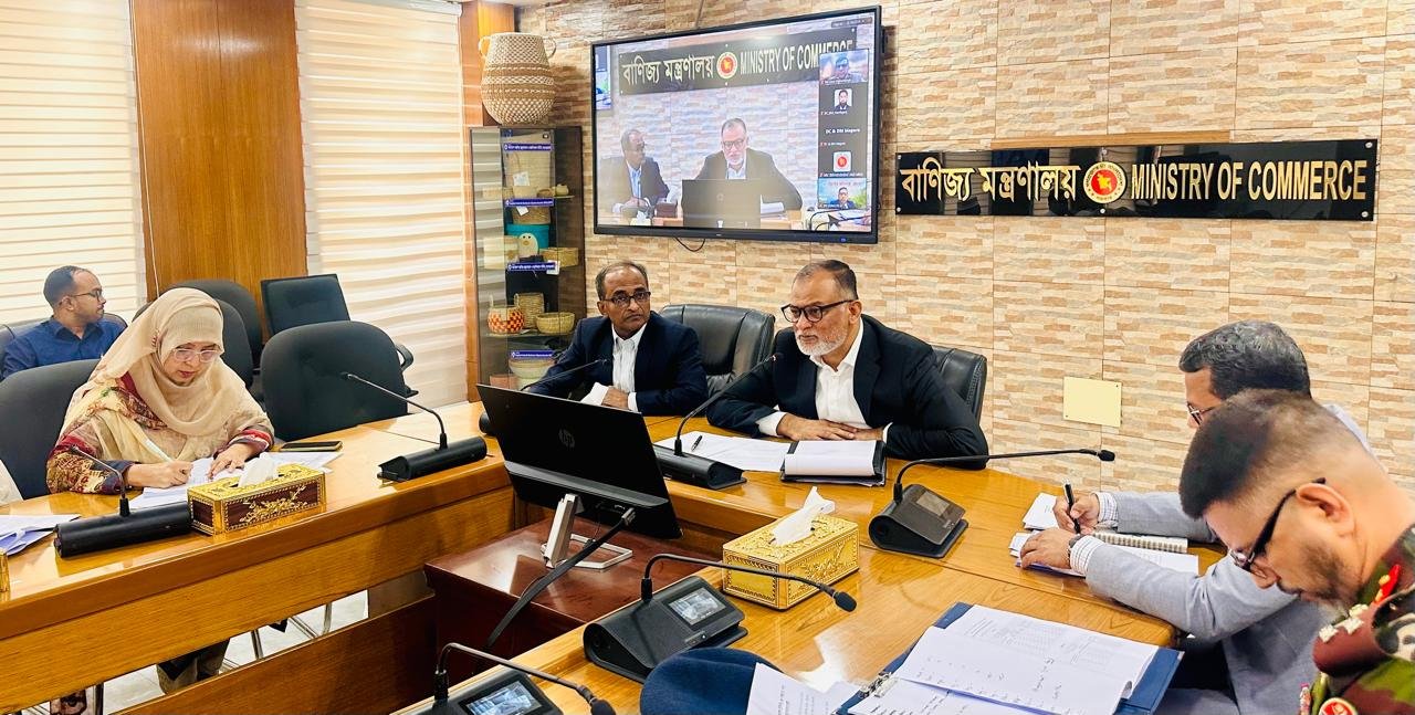 বুধবার হতে ৬৪ জেলায় ট্রাকসেলে টিসিবির পণ্য বিক্রি শুরু হবে : বাণিজ্য উপদেষ্টা